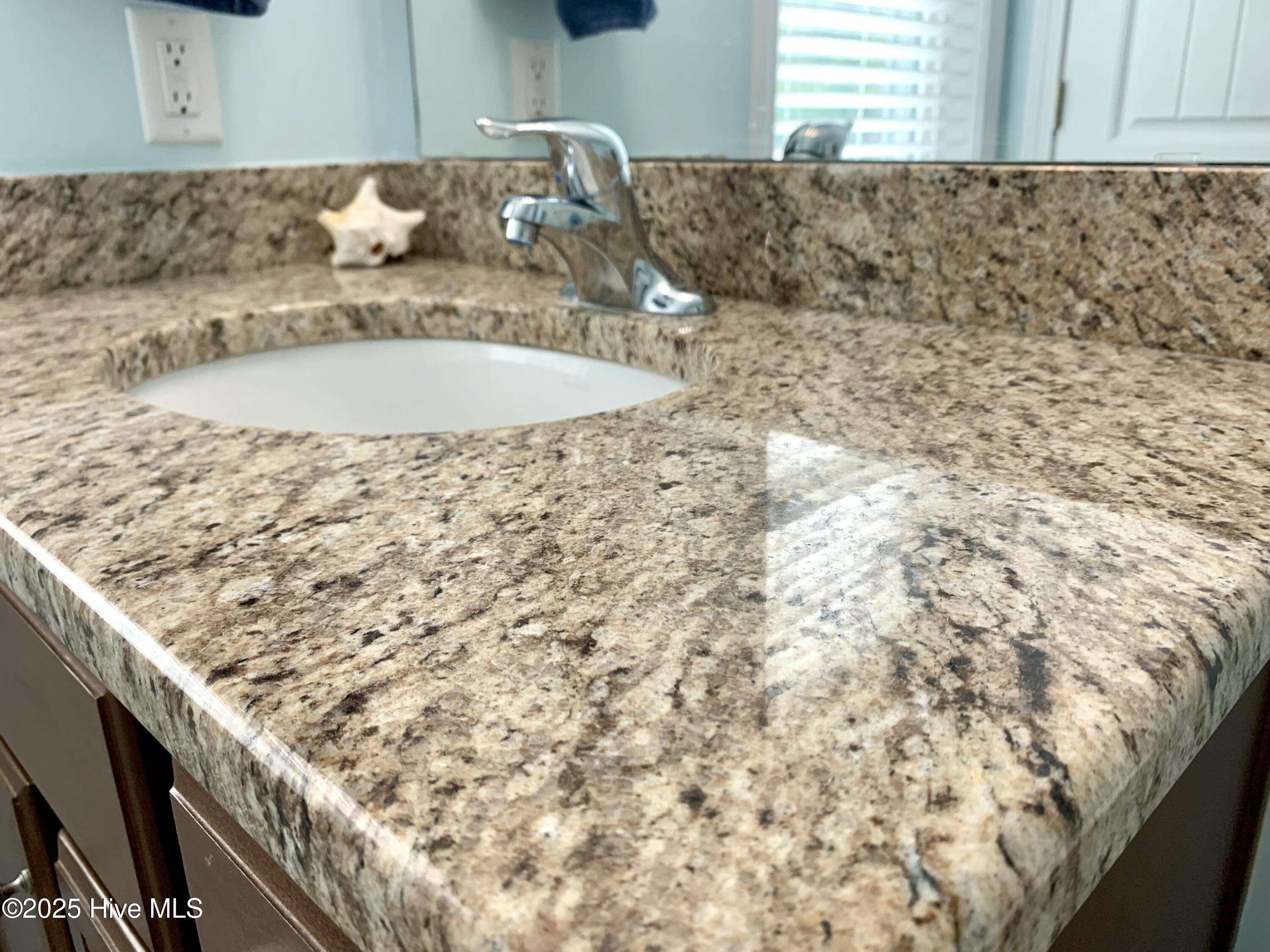 100536015 | Photo 48