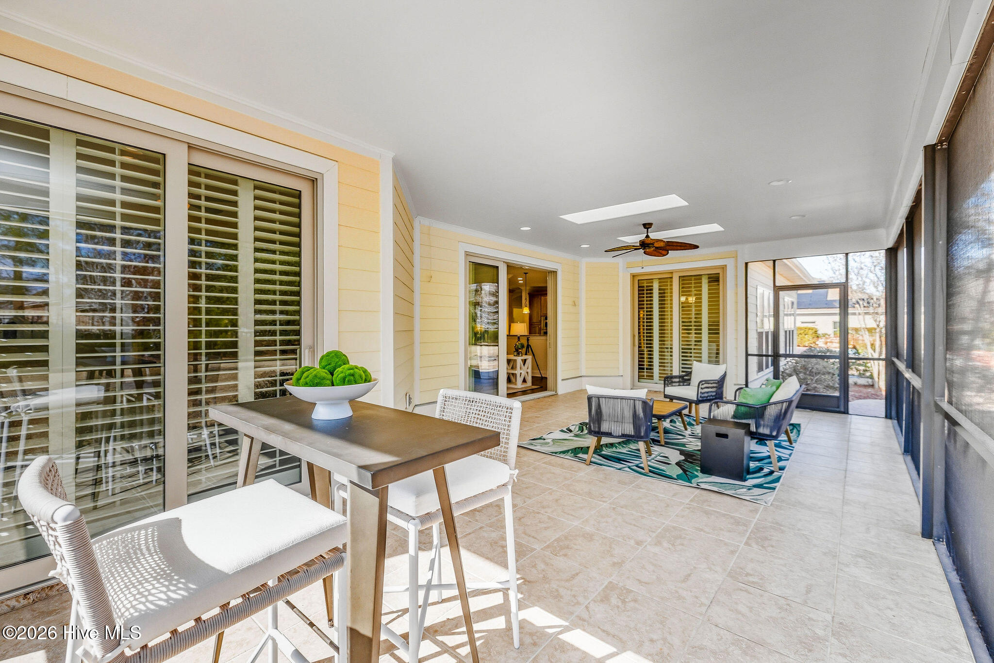 100553978 | Photo 37