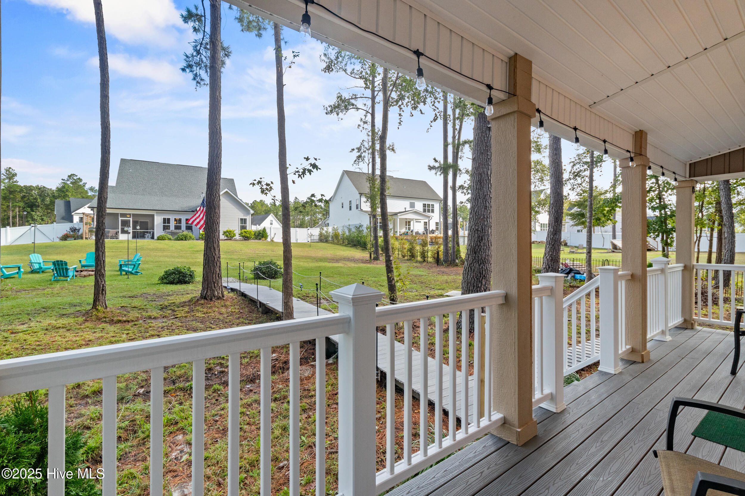 100536261 | Photo 51