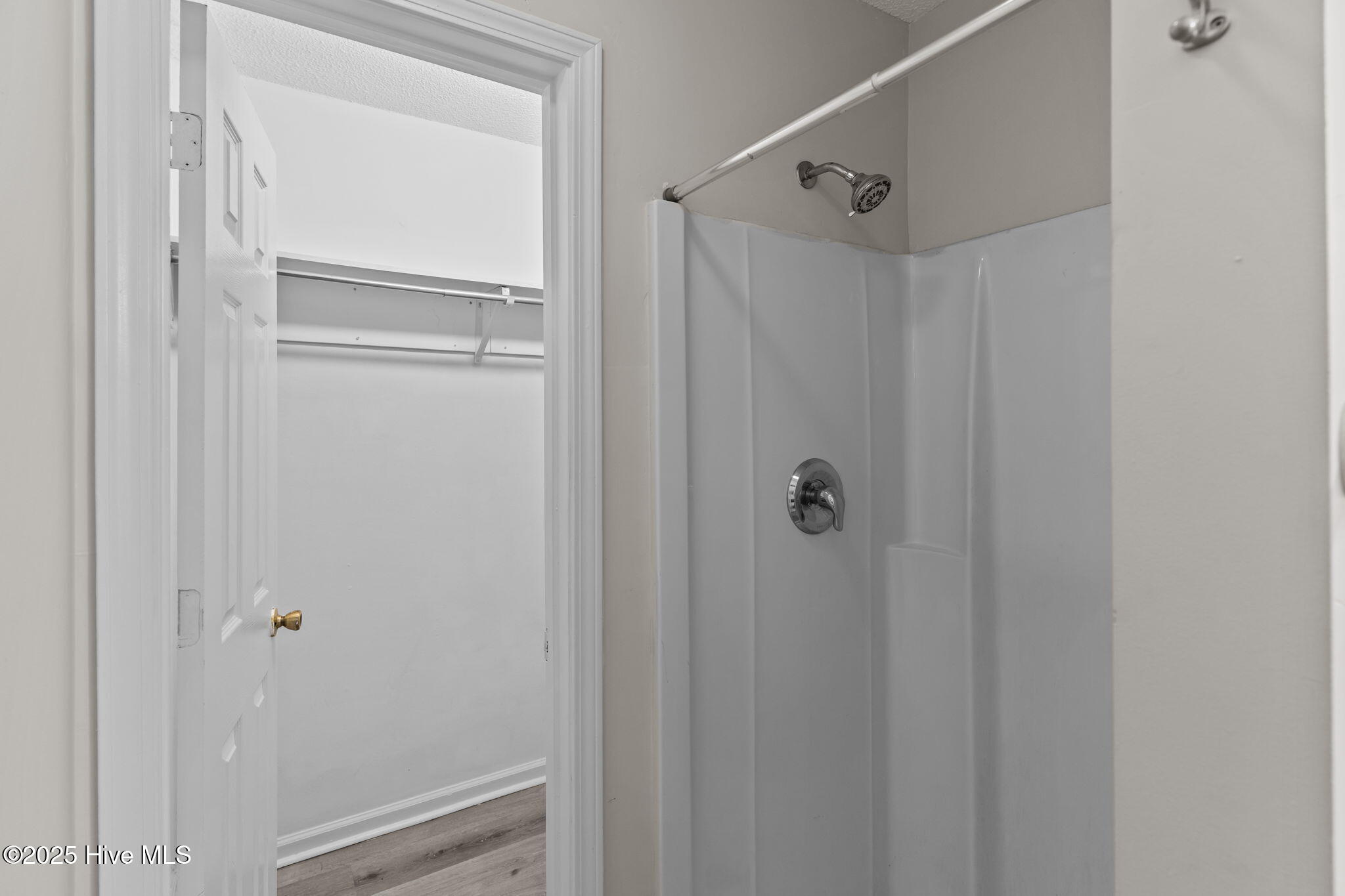 100534233 | Photo 24