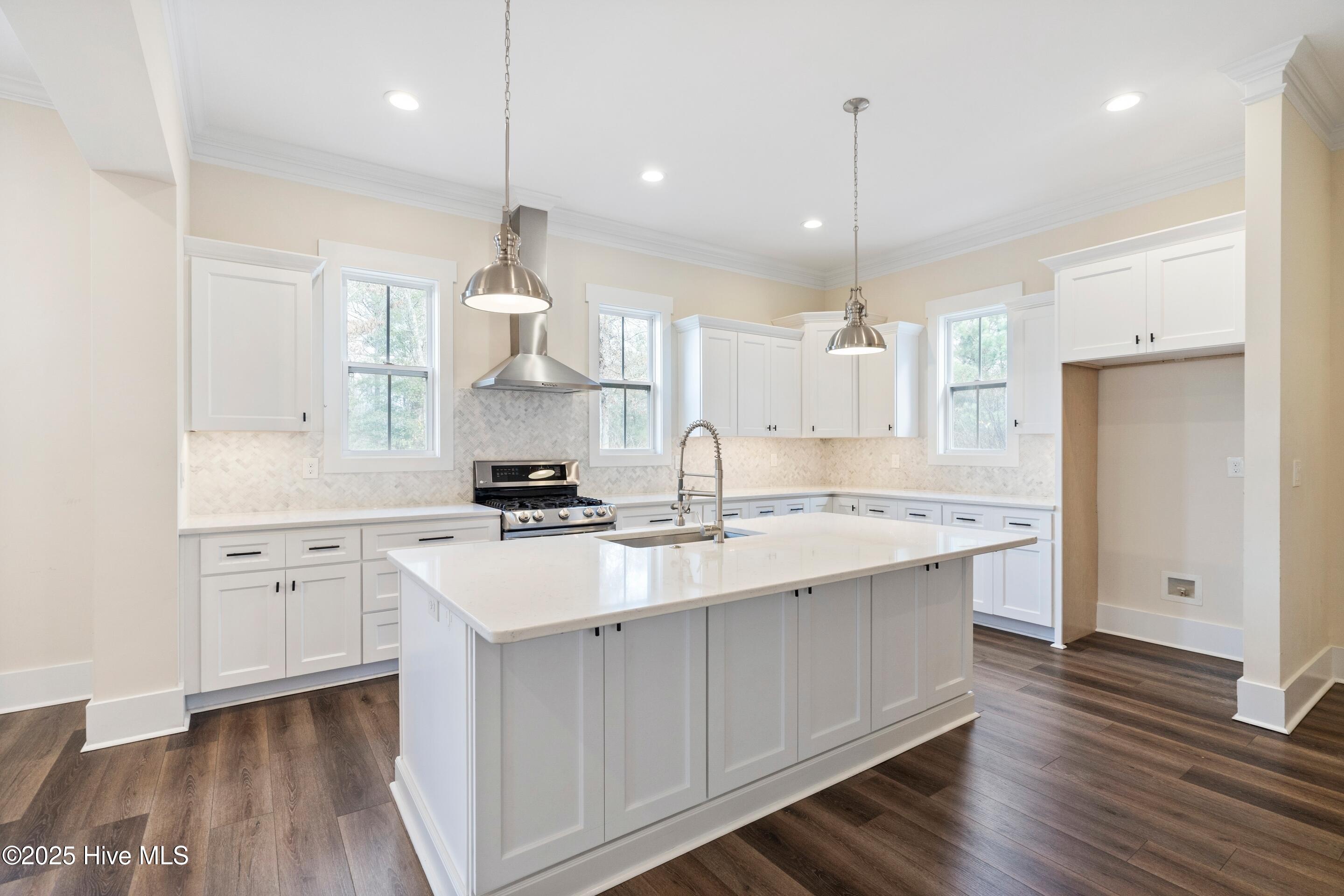 100544817 | Photo 15