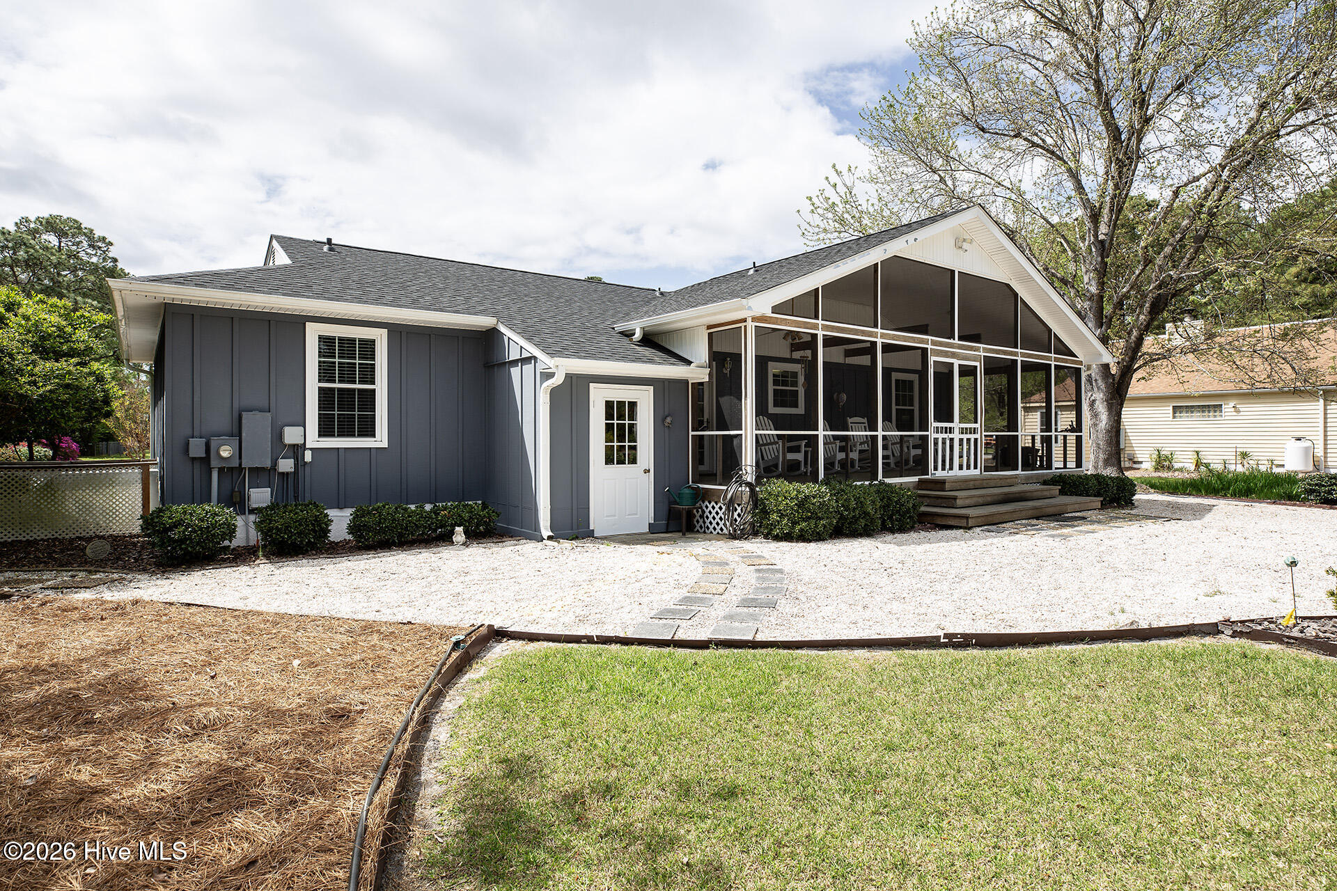 100565363 | Photo 46