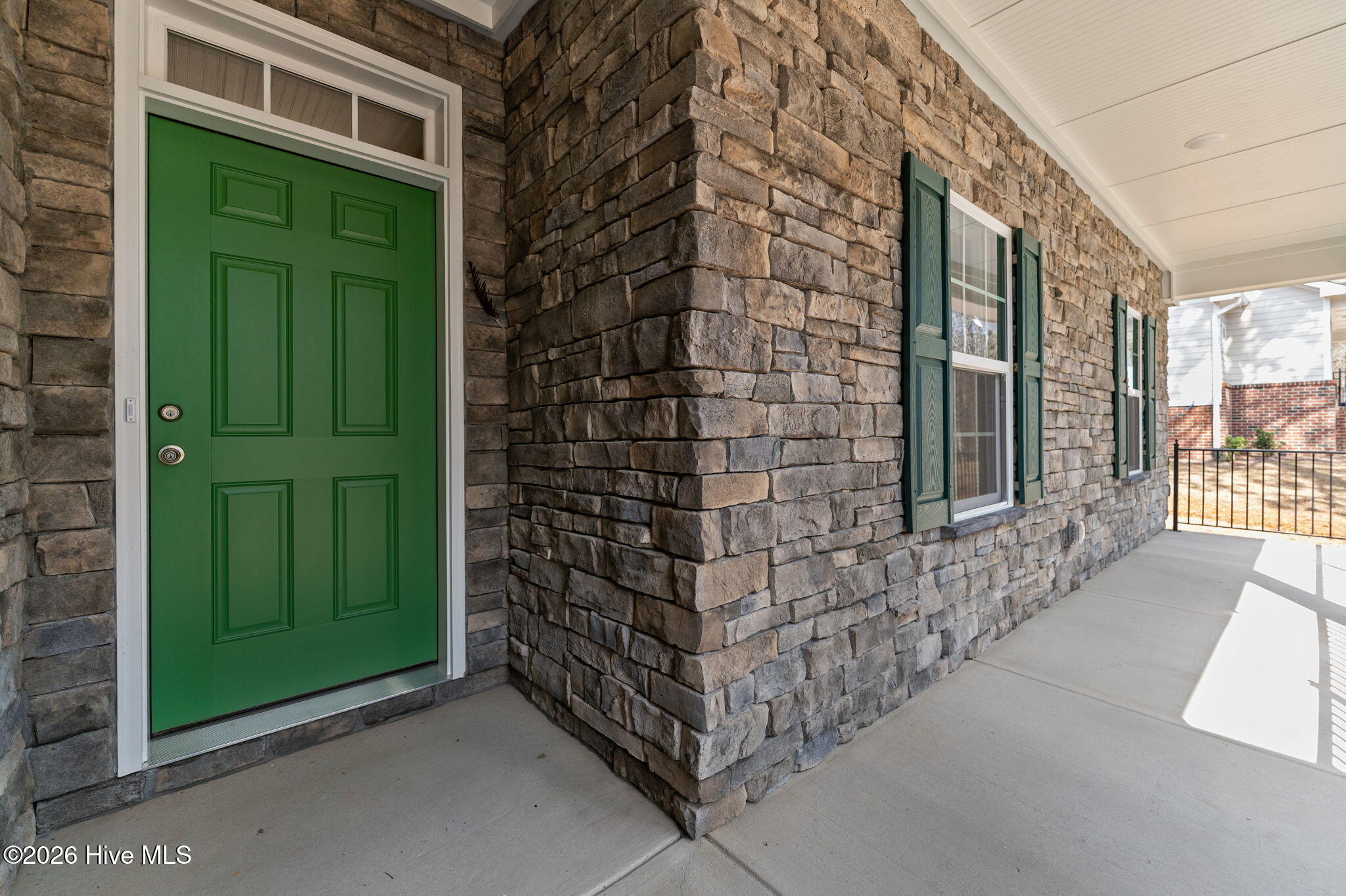 180 Longleaf Drive