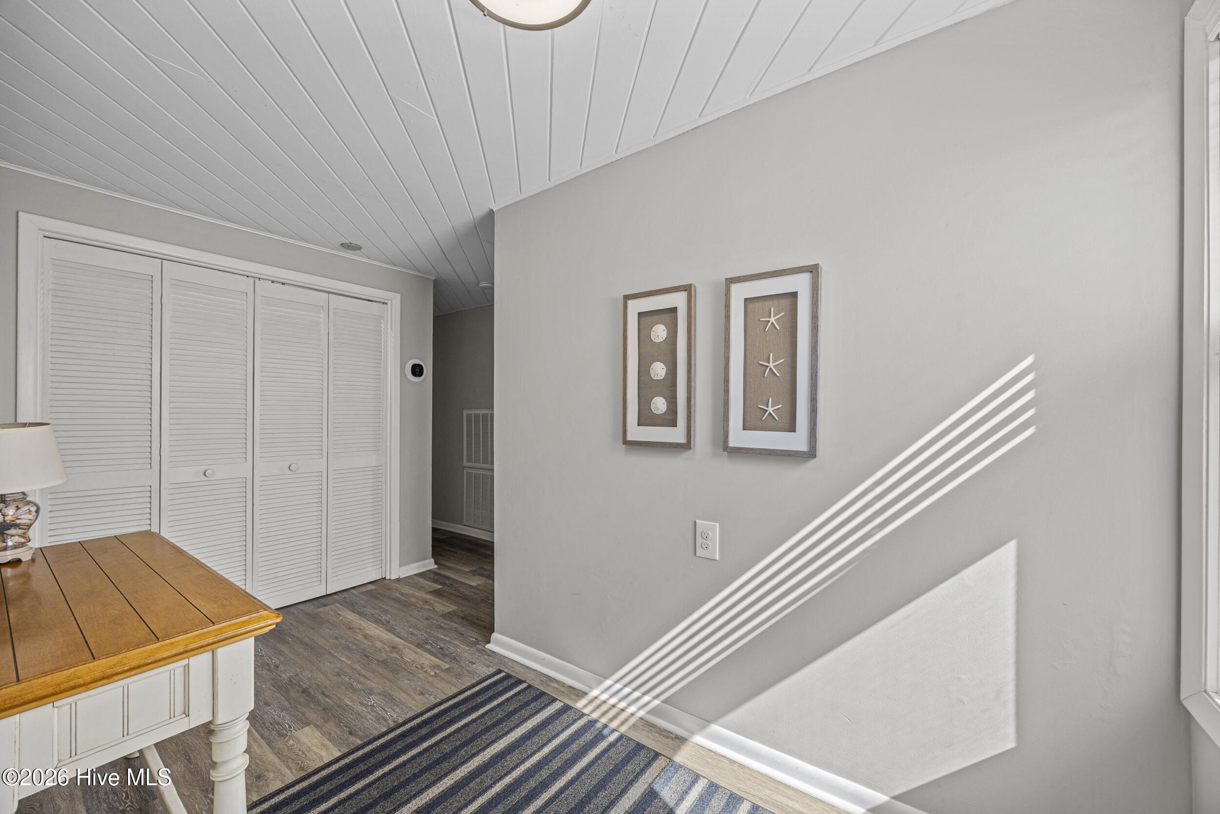 100568545 | Photo 38