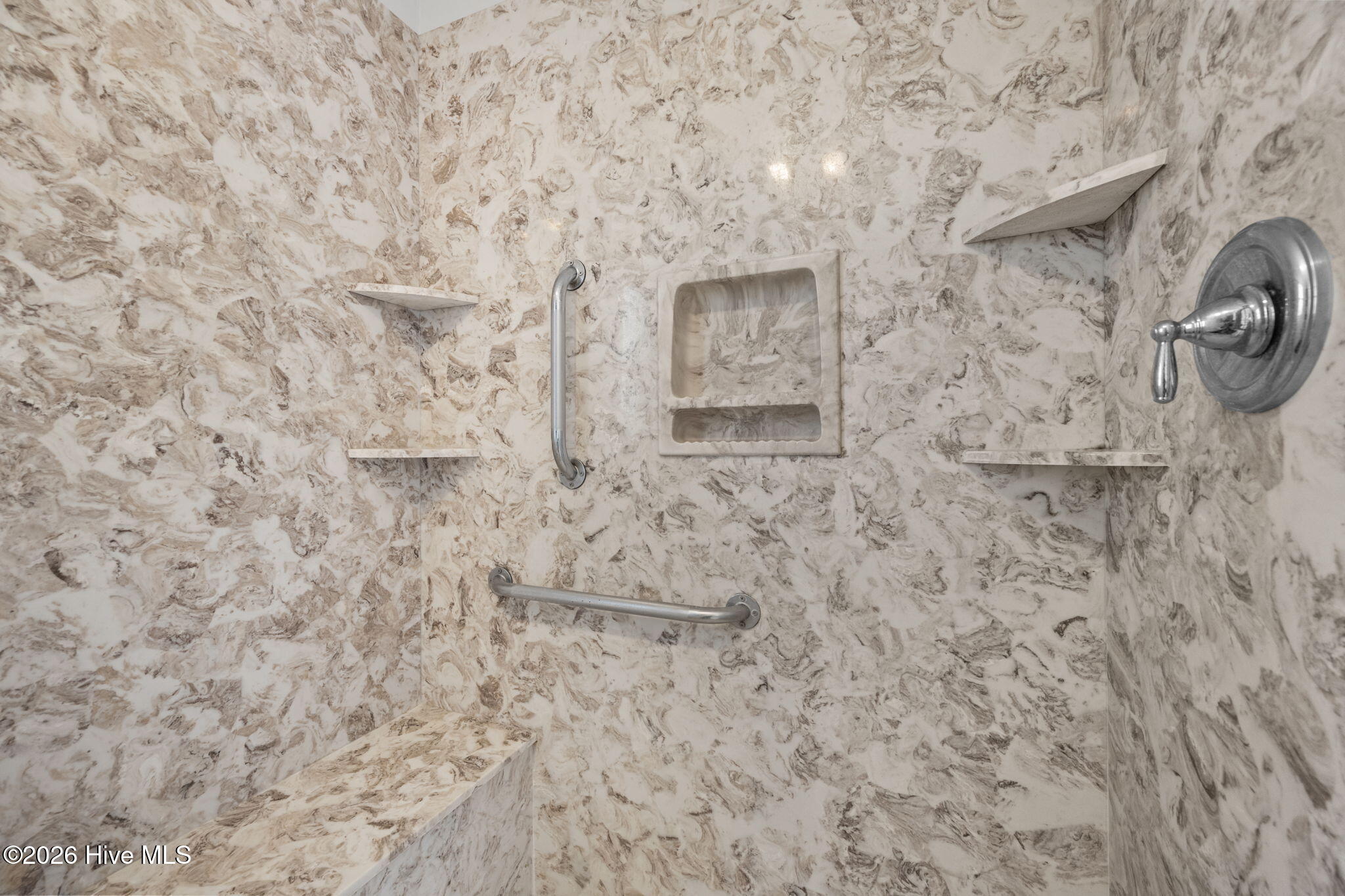 100542324 | Photo 55