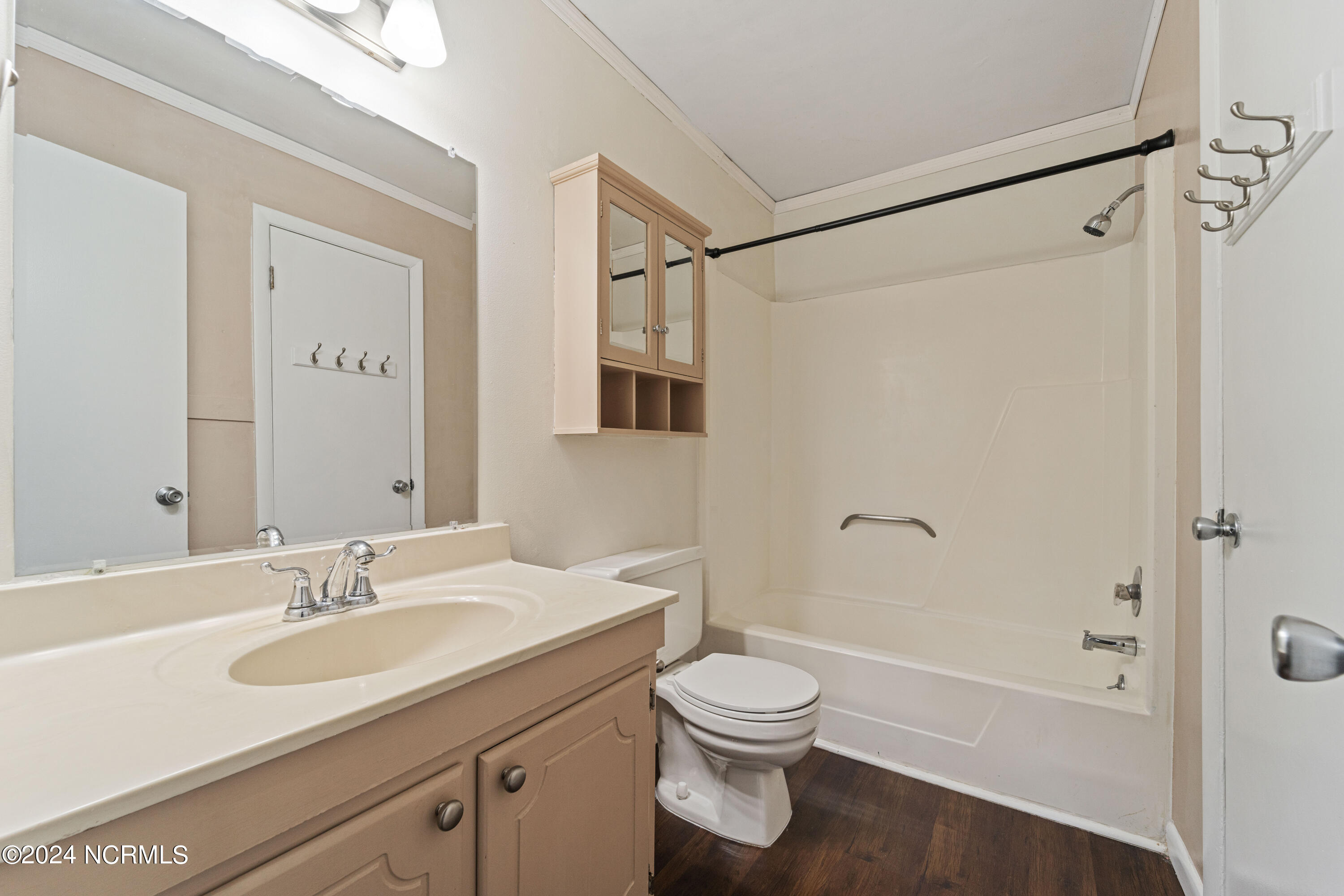 100566962 | Photo 12