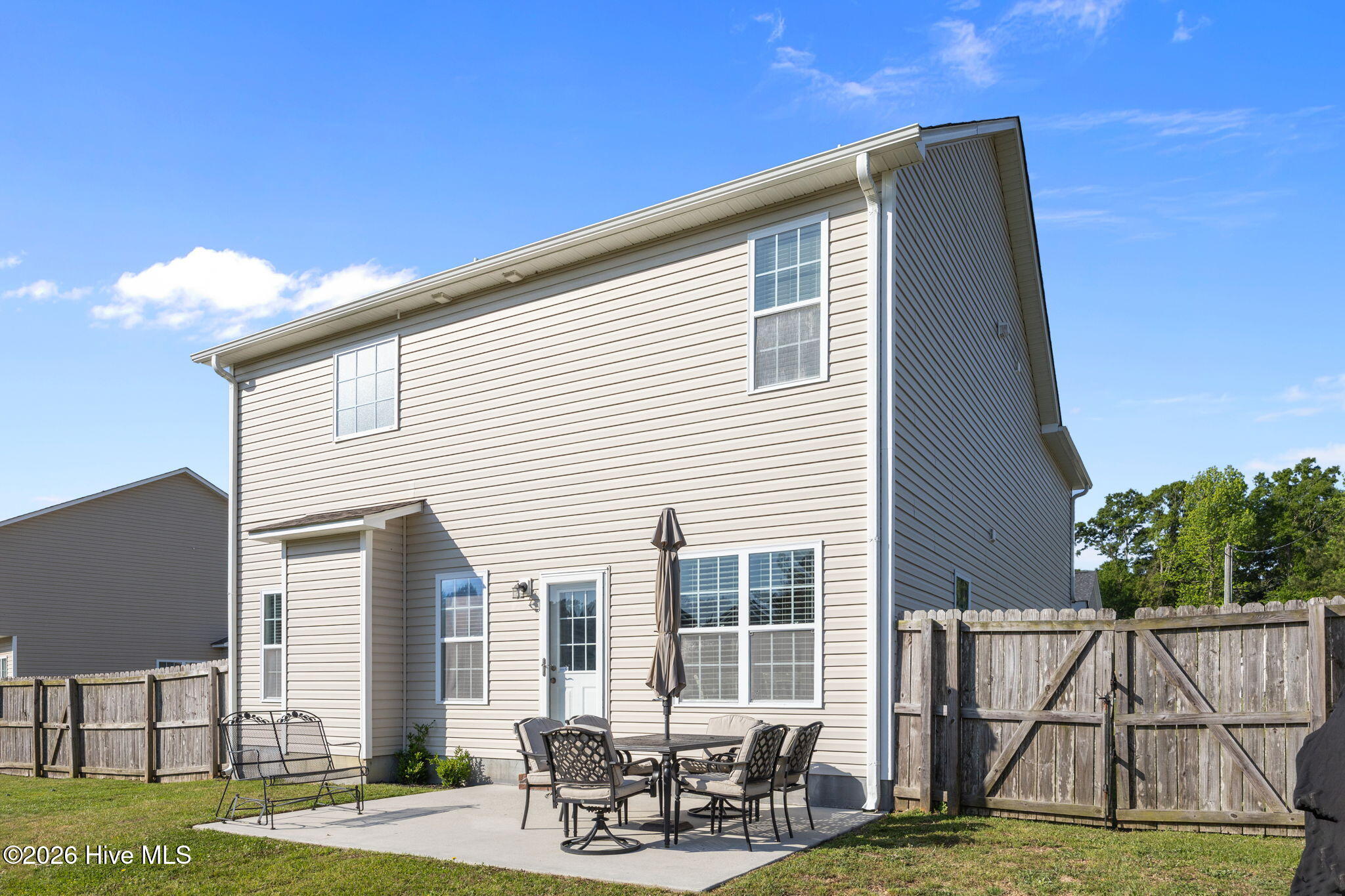 100566701 | Photo 16