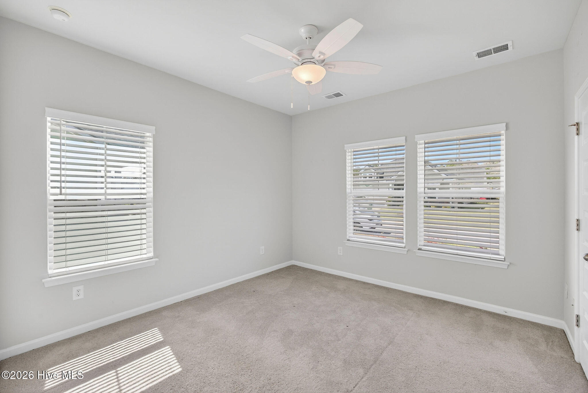 100561560 | Photo 29