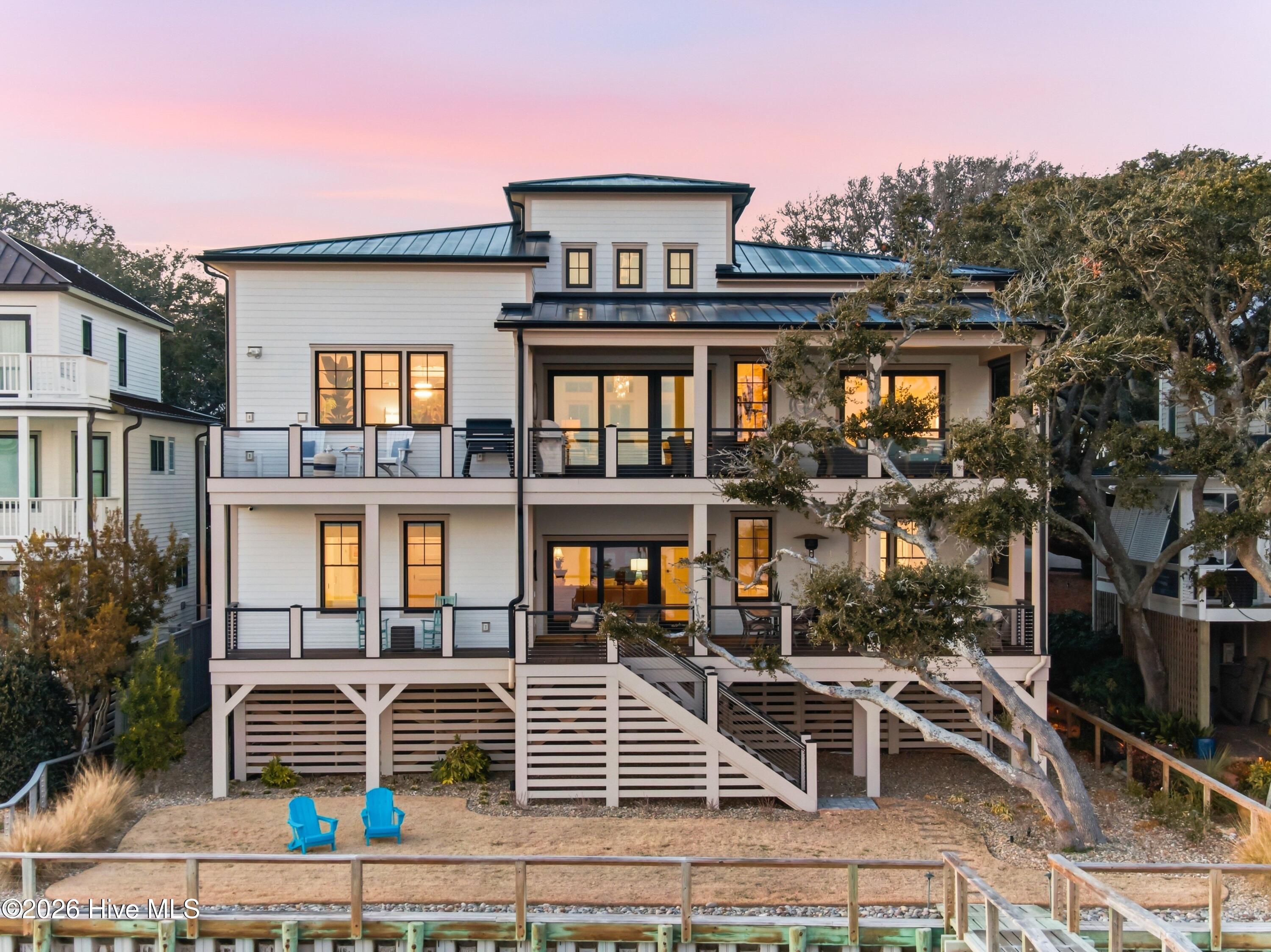 100556008 | Photo 59