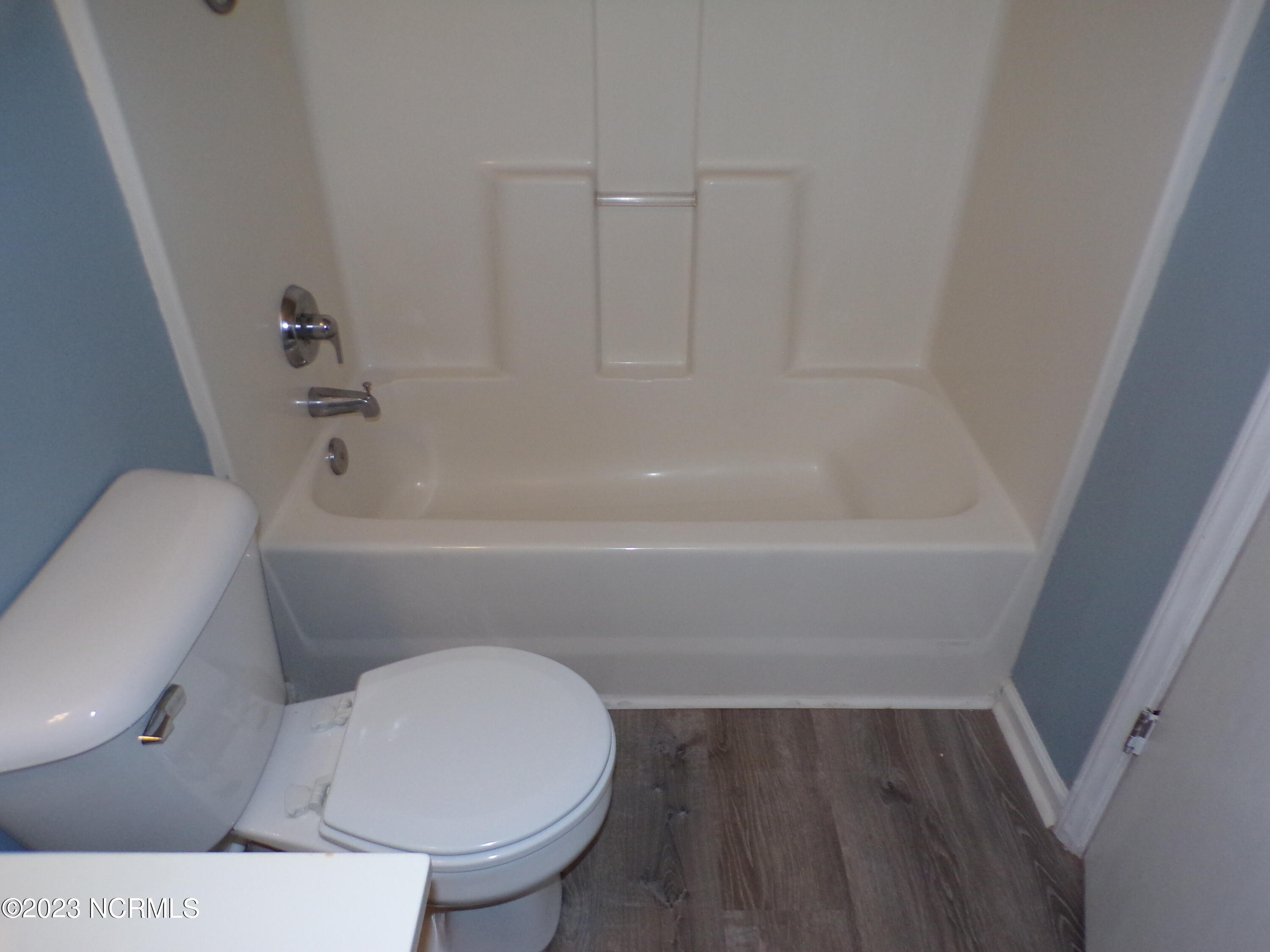 100547672 | Photo 22