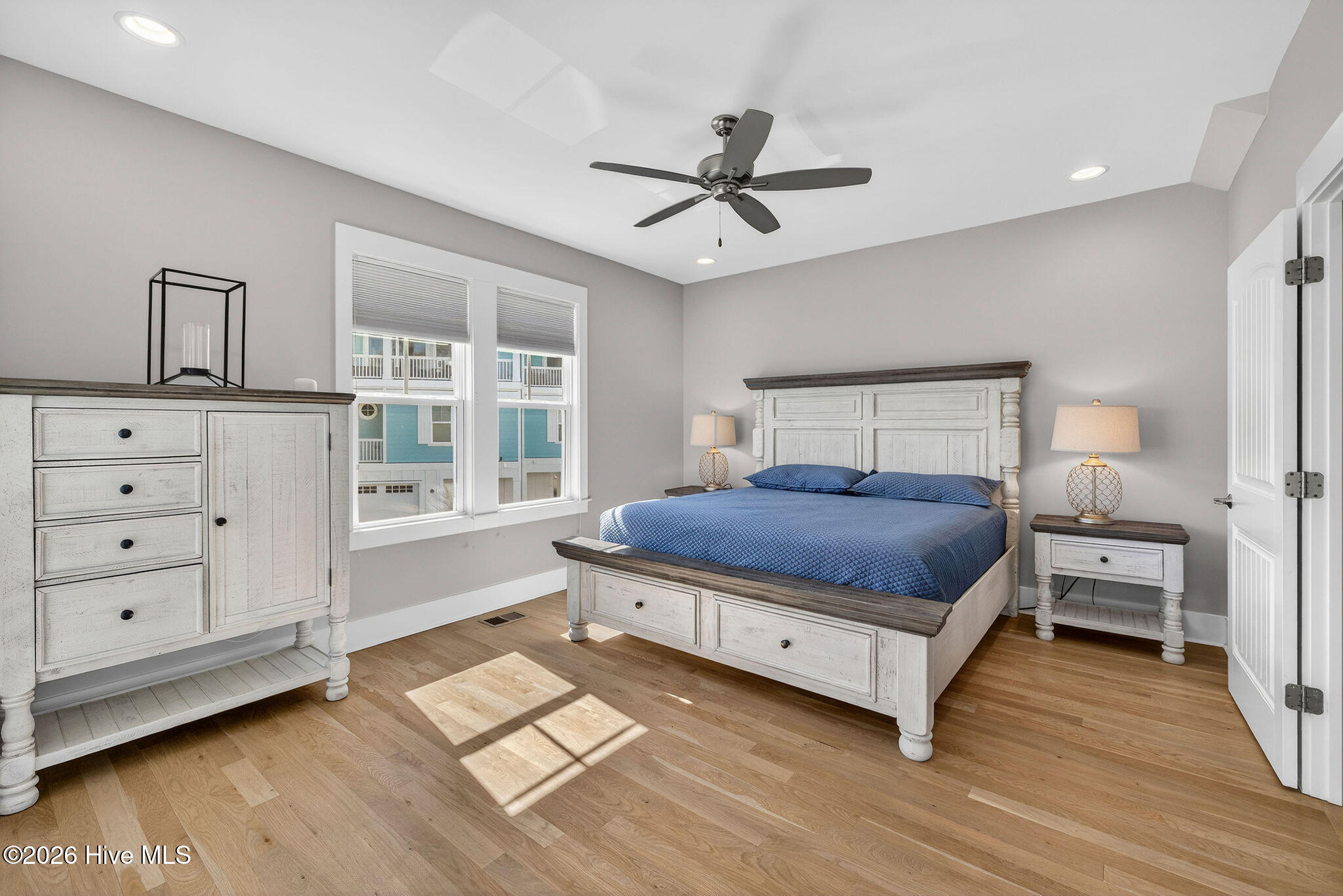 100555163 | Photo 29