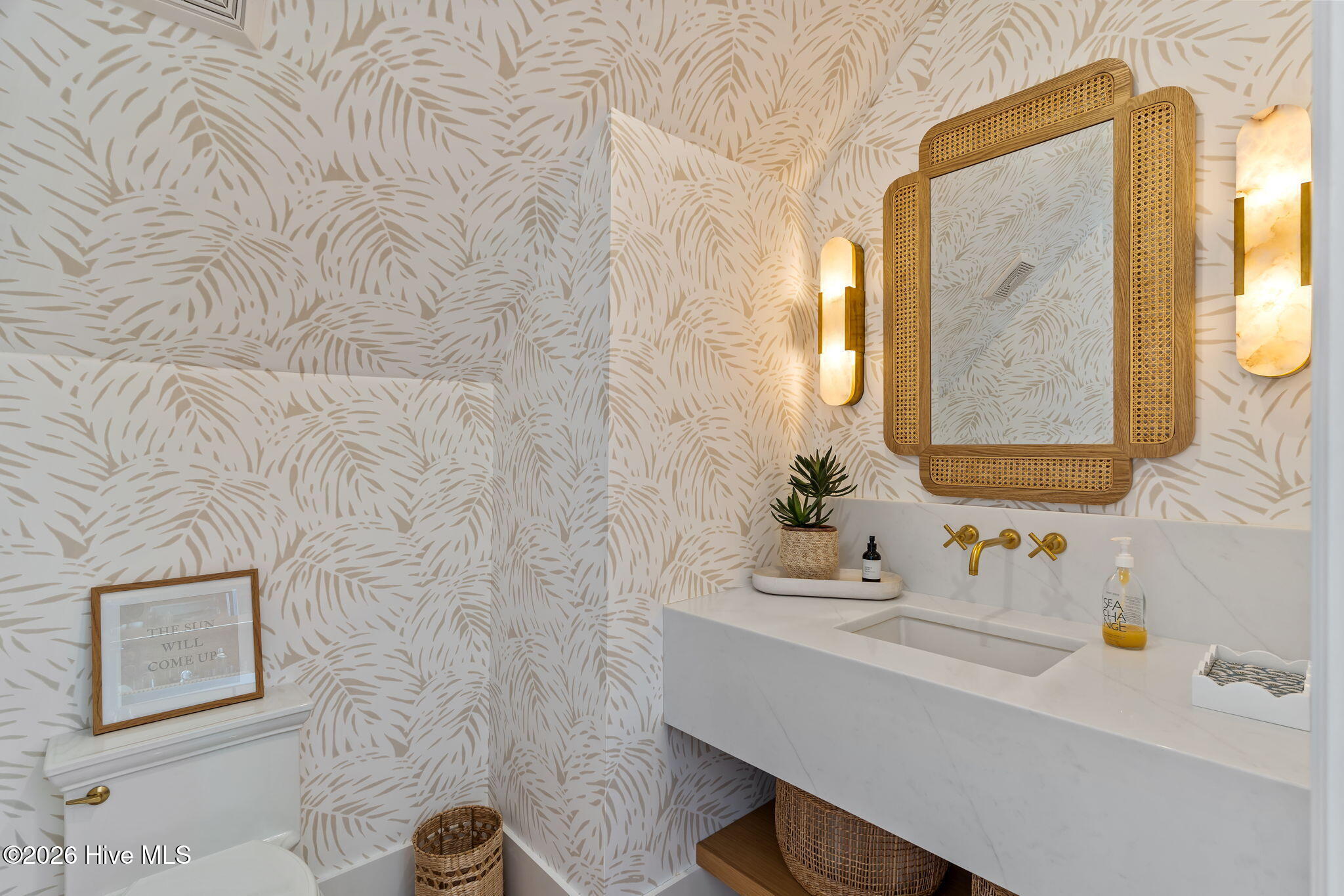 100561575 | Photo 46