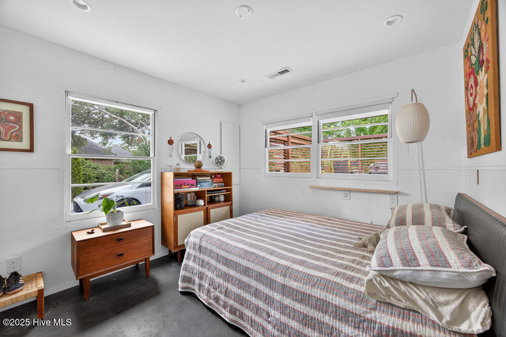 100562548 | Photo 21