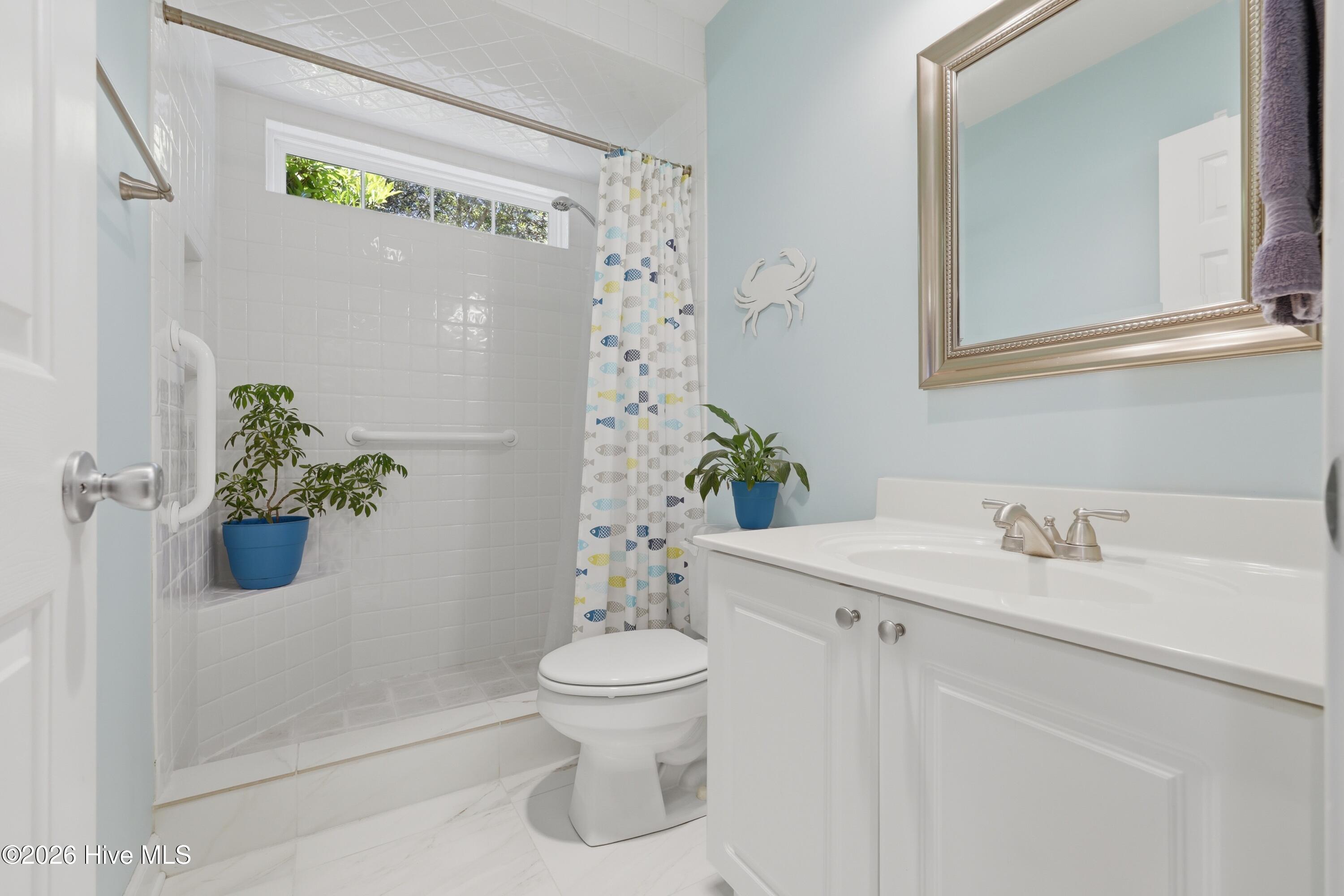 100568485 | Photo 34