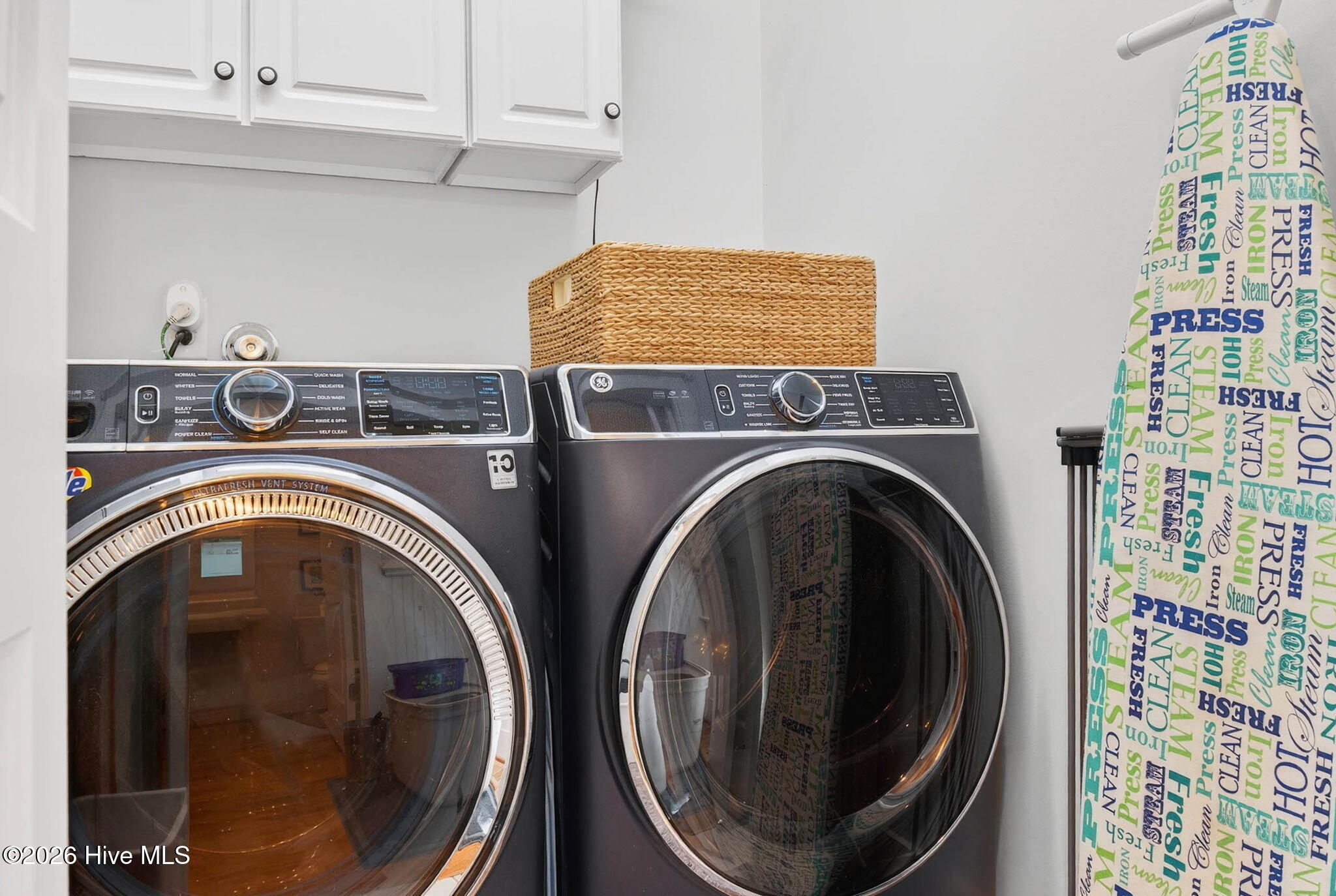 100564993 | Photo 41