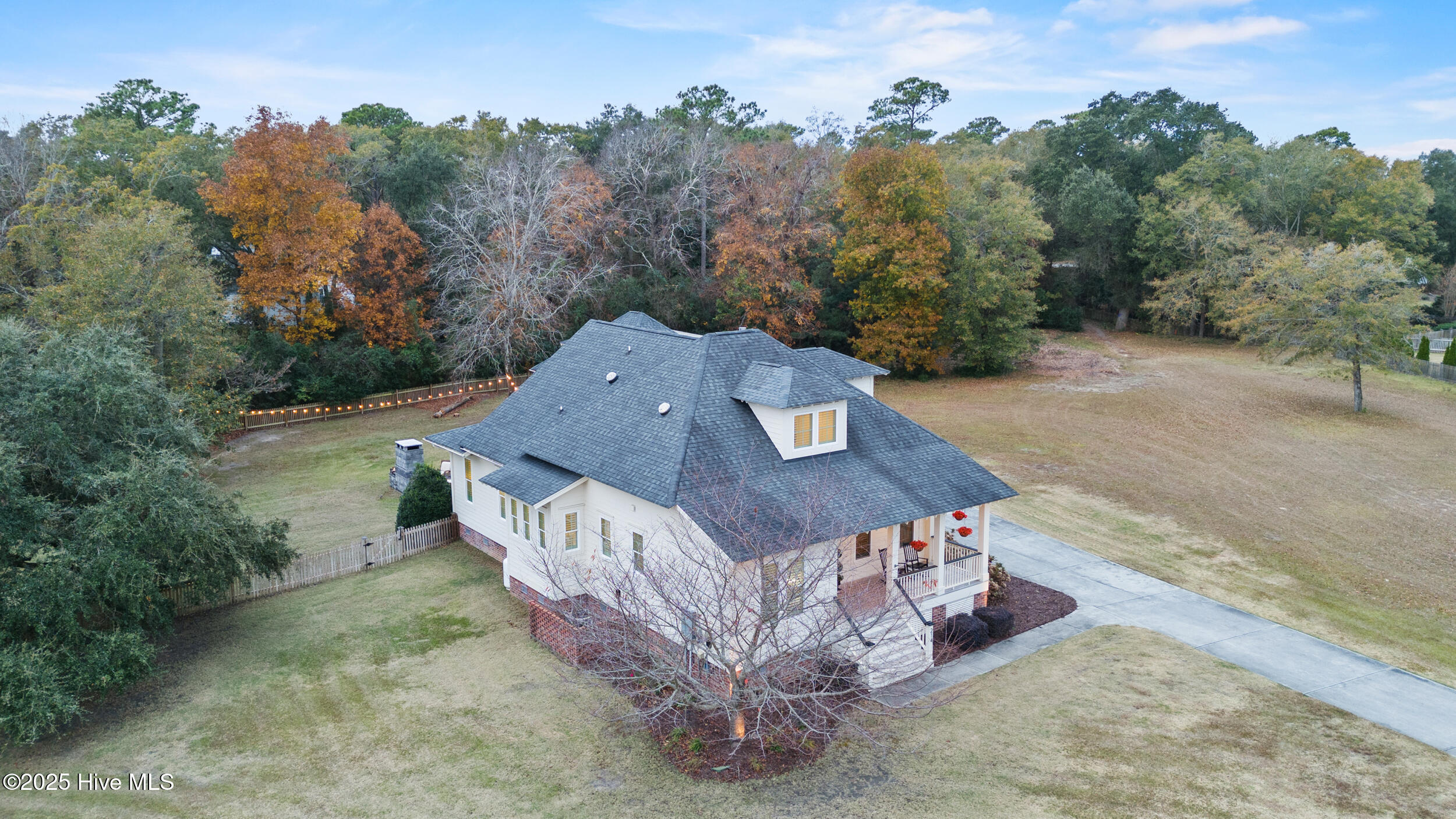 100570509 | Photo 84