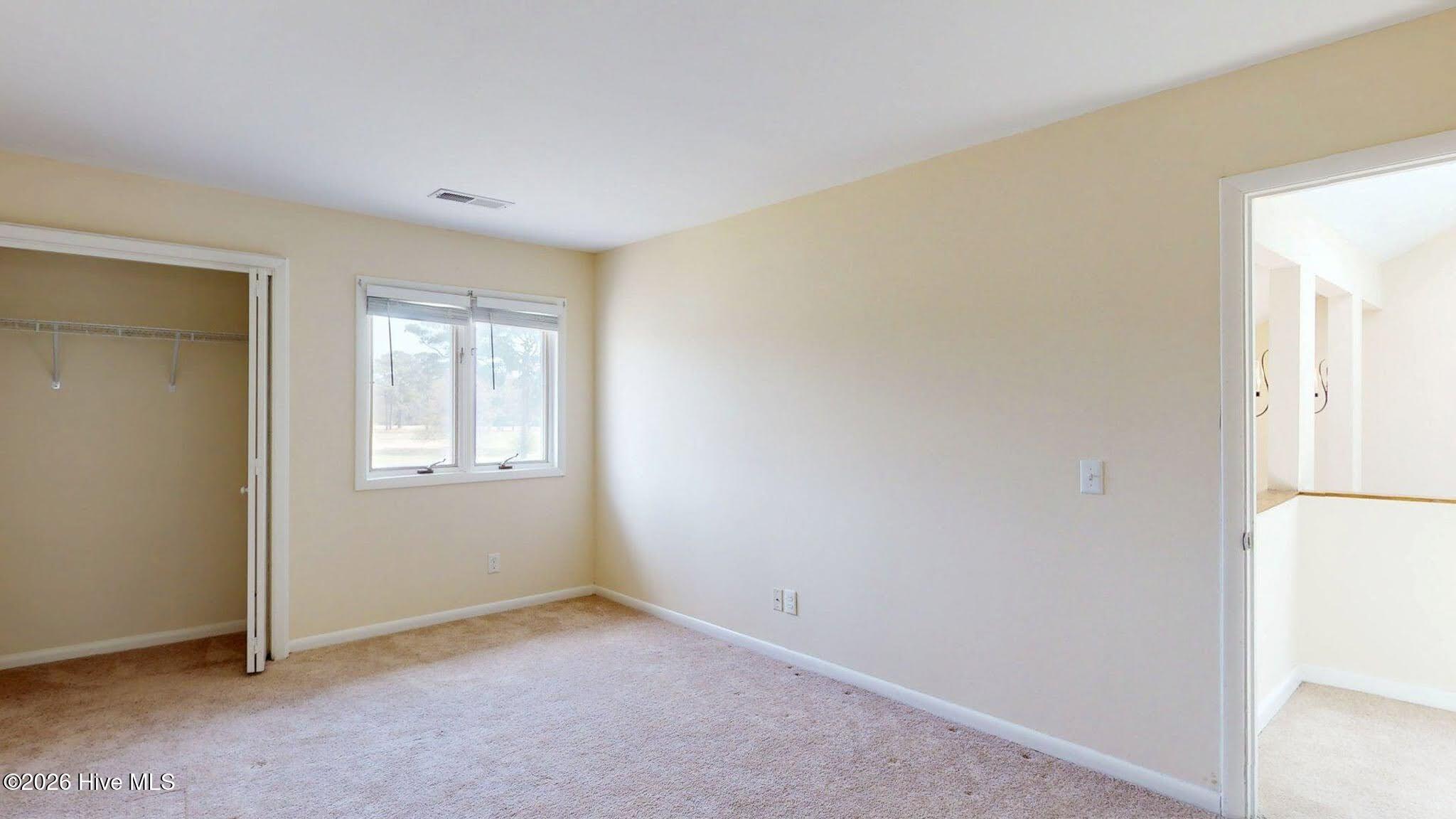 100561610 | Photo 22