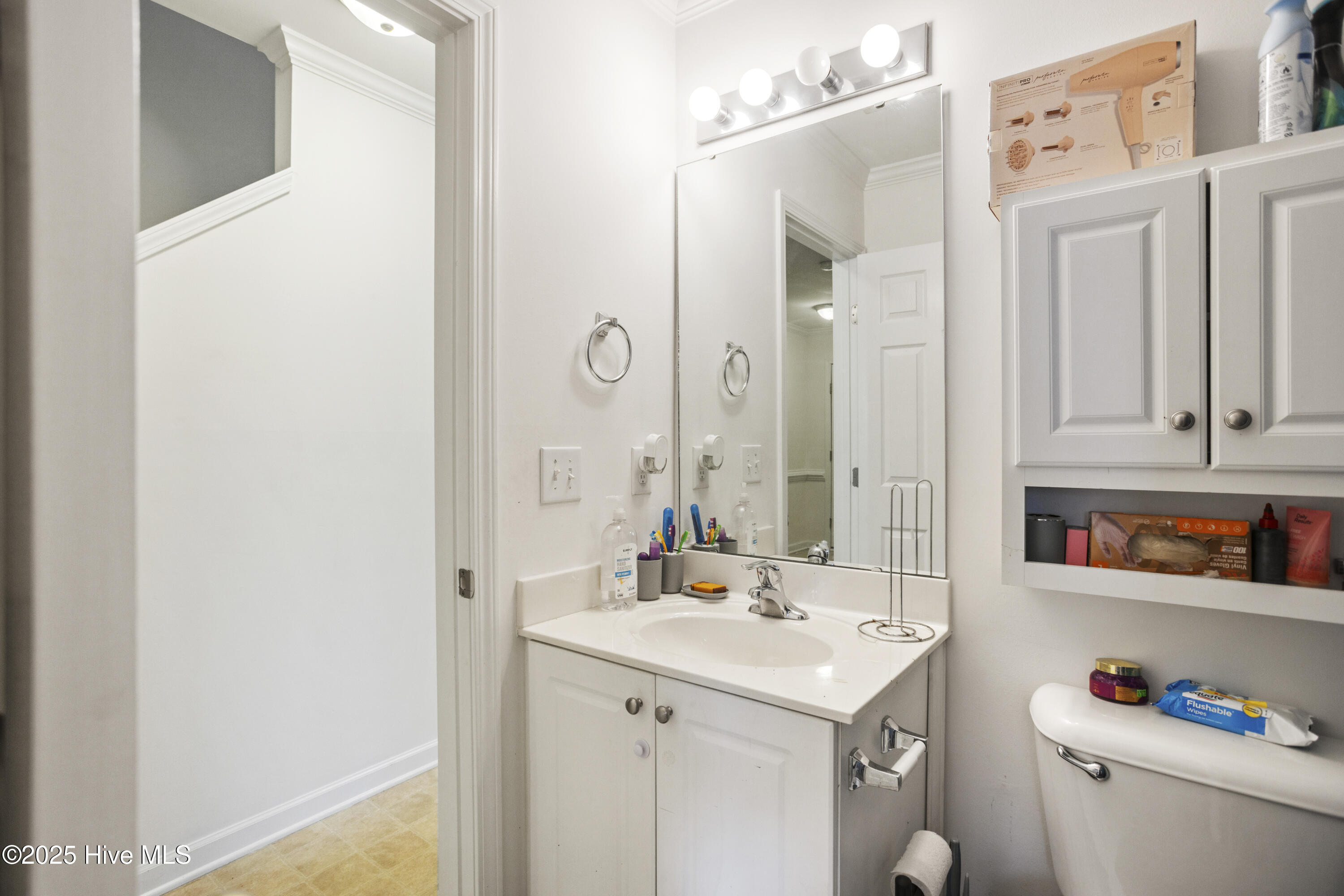 100496889 | Photo 24