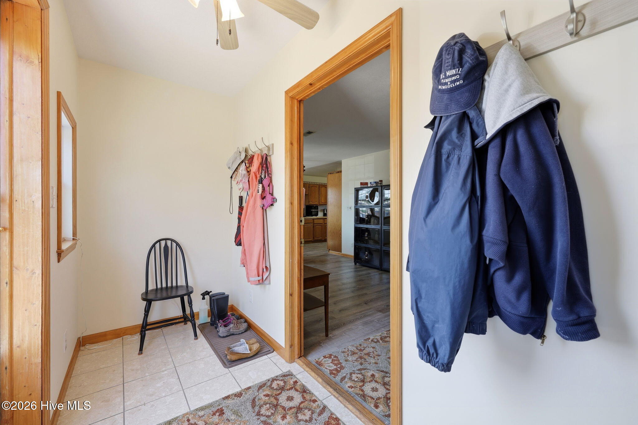 1556 Foyer