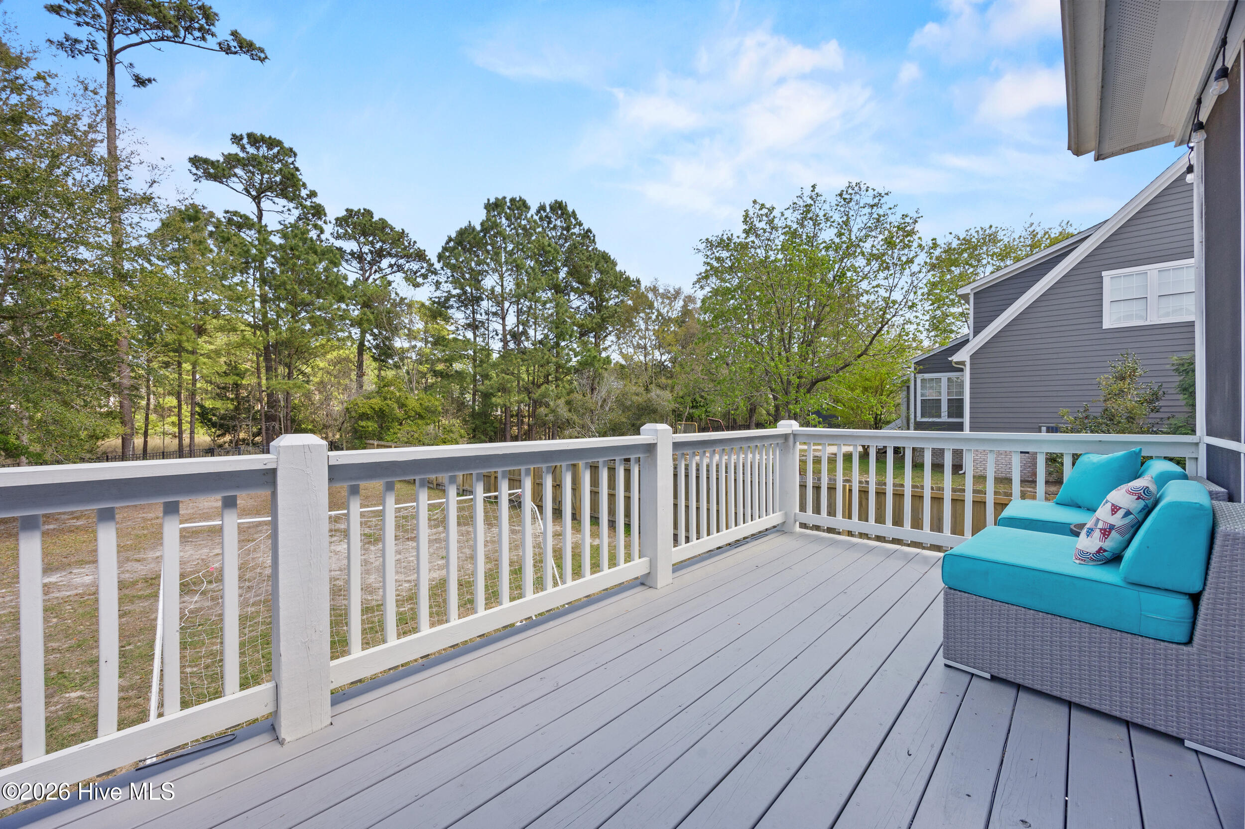 100565771 | Photo 55