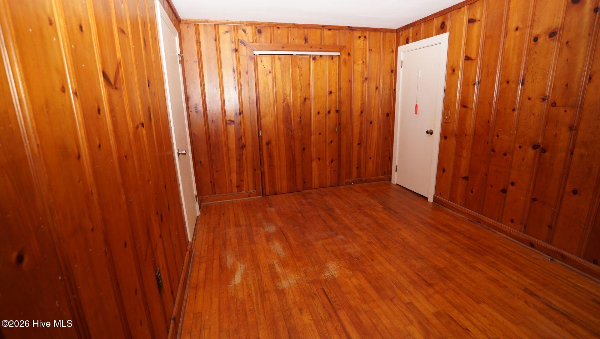 100547653 | Photo 35