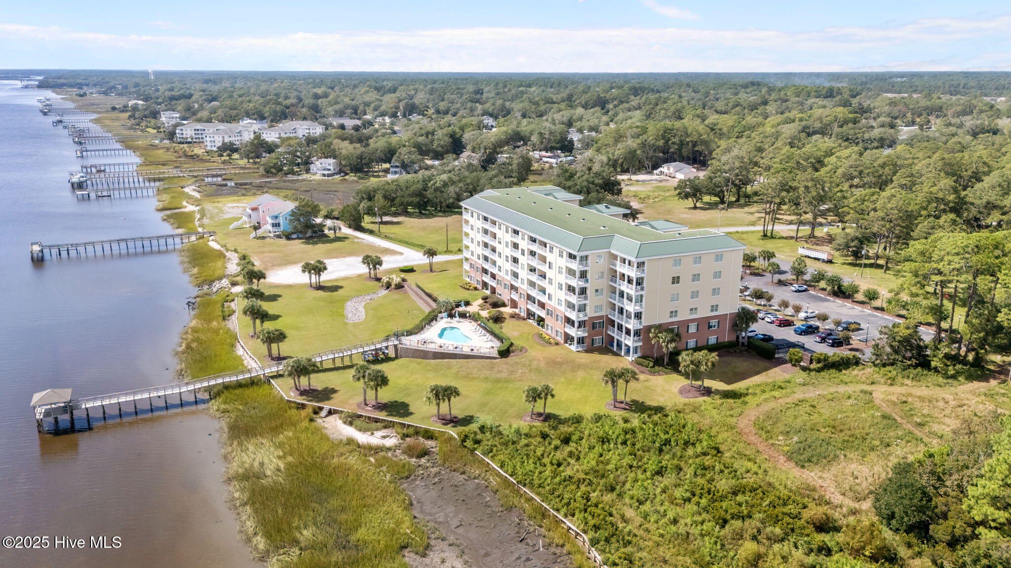 100532538 | Photo 45