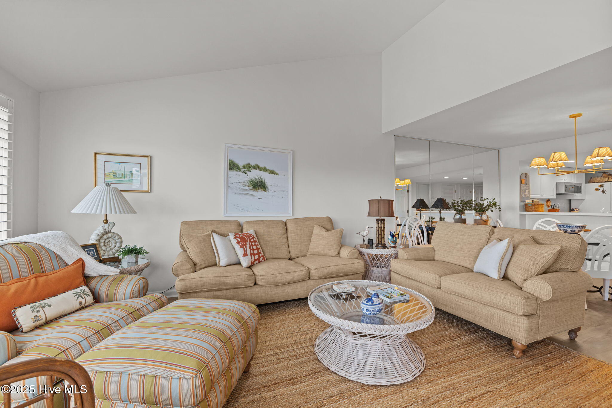 100543280 | Photo 12