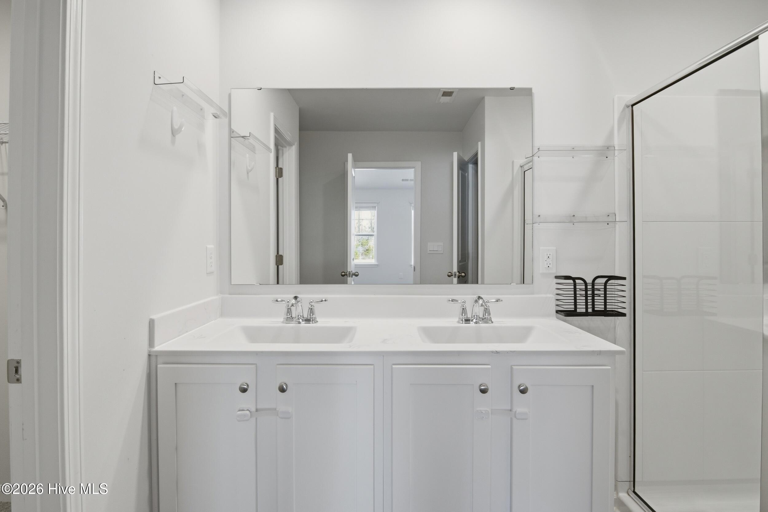 100551799 | Photo 18