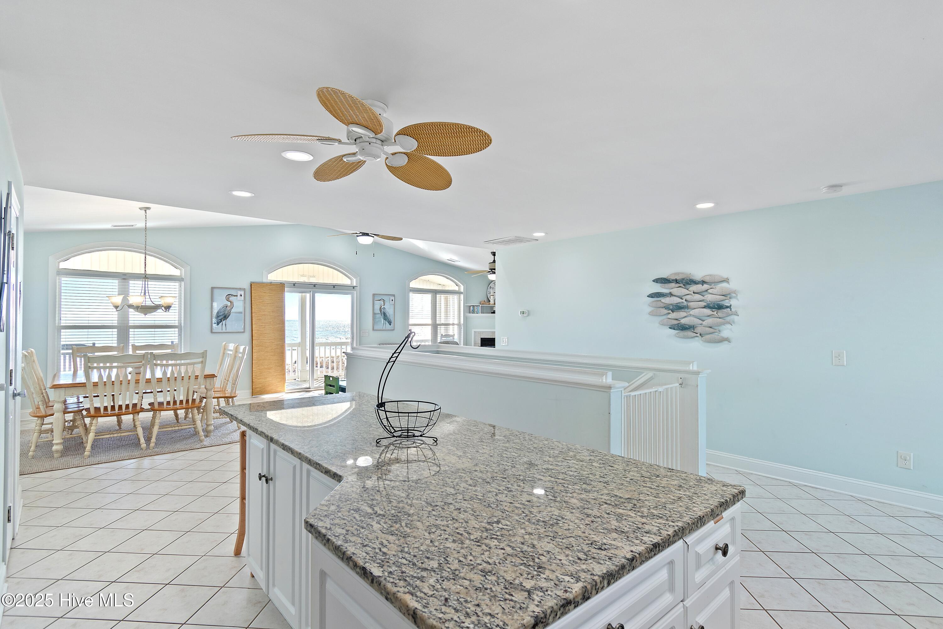 100541214 | Photo 23