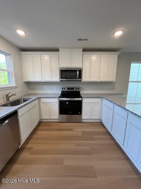 100567175 | Photo 13