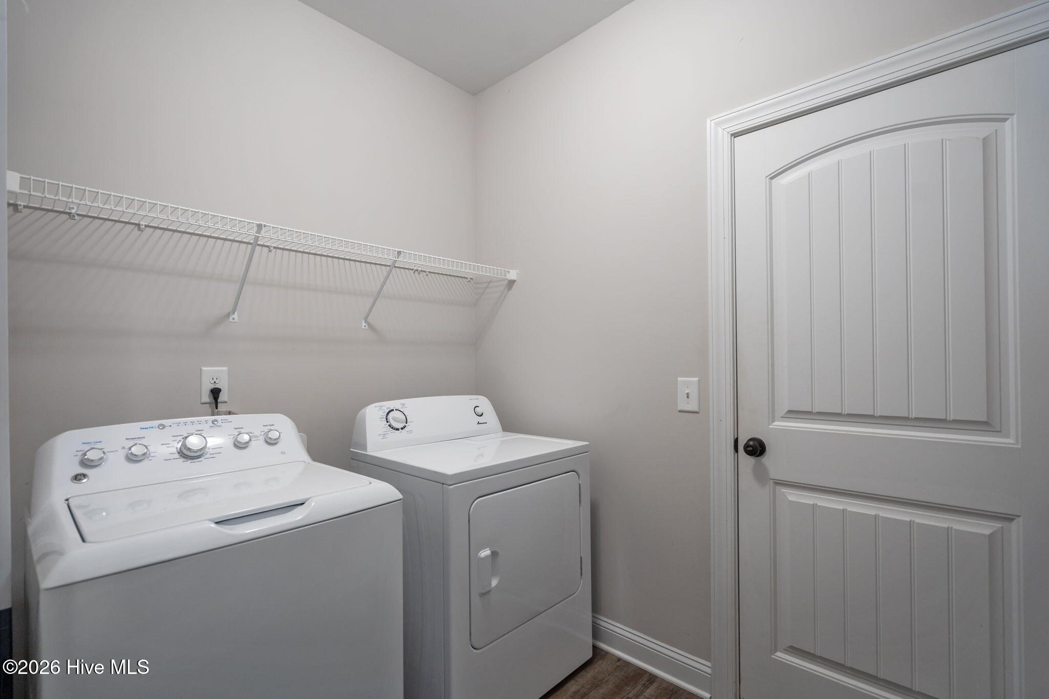 100561357 | Photo 27