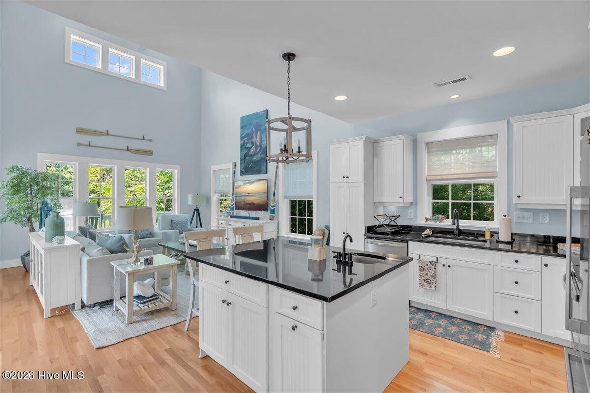 100553407 | Photo 16