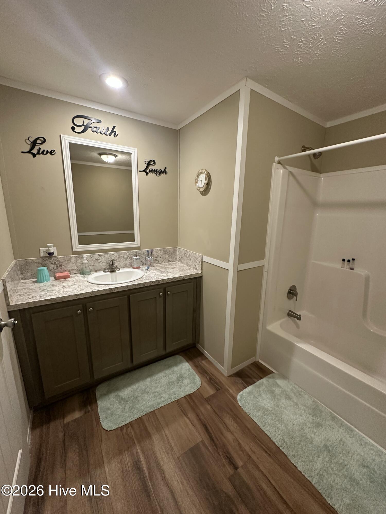 100570080 | Photo 18