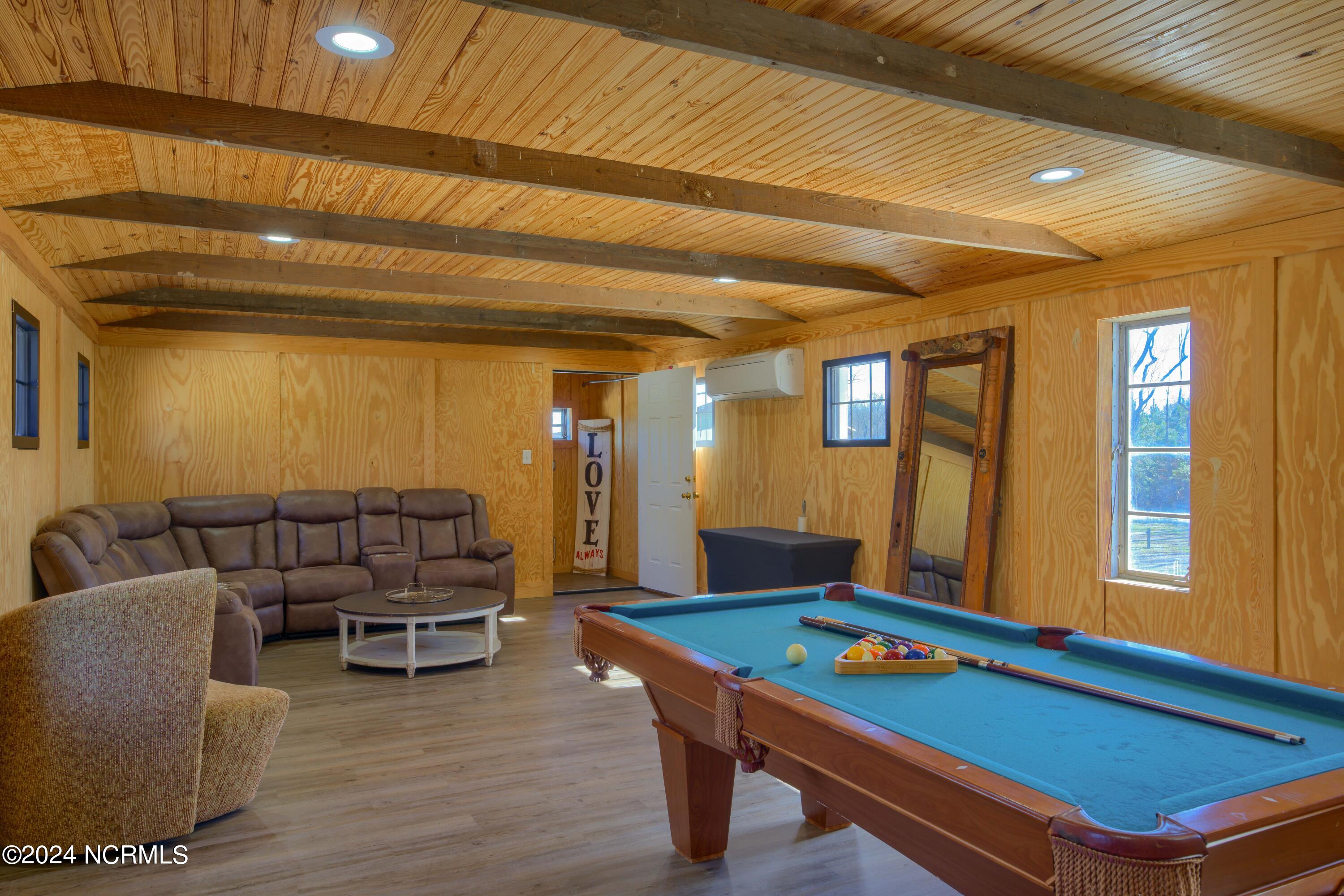 100545633 | Photo 70