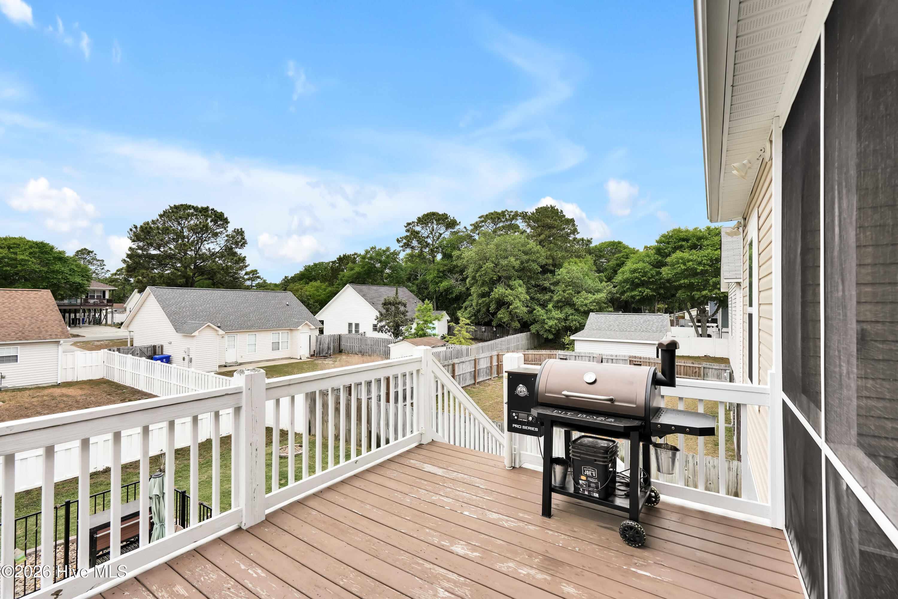 100570261 | Photo 25