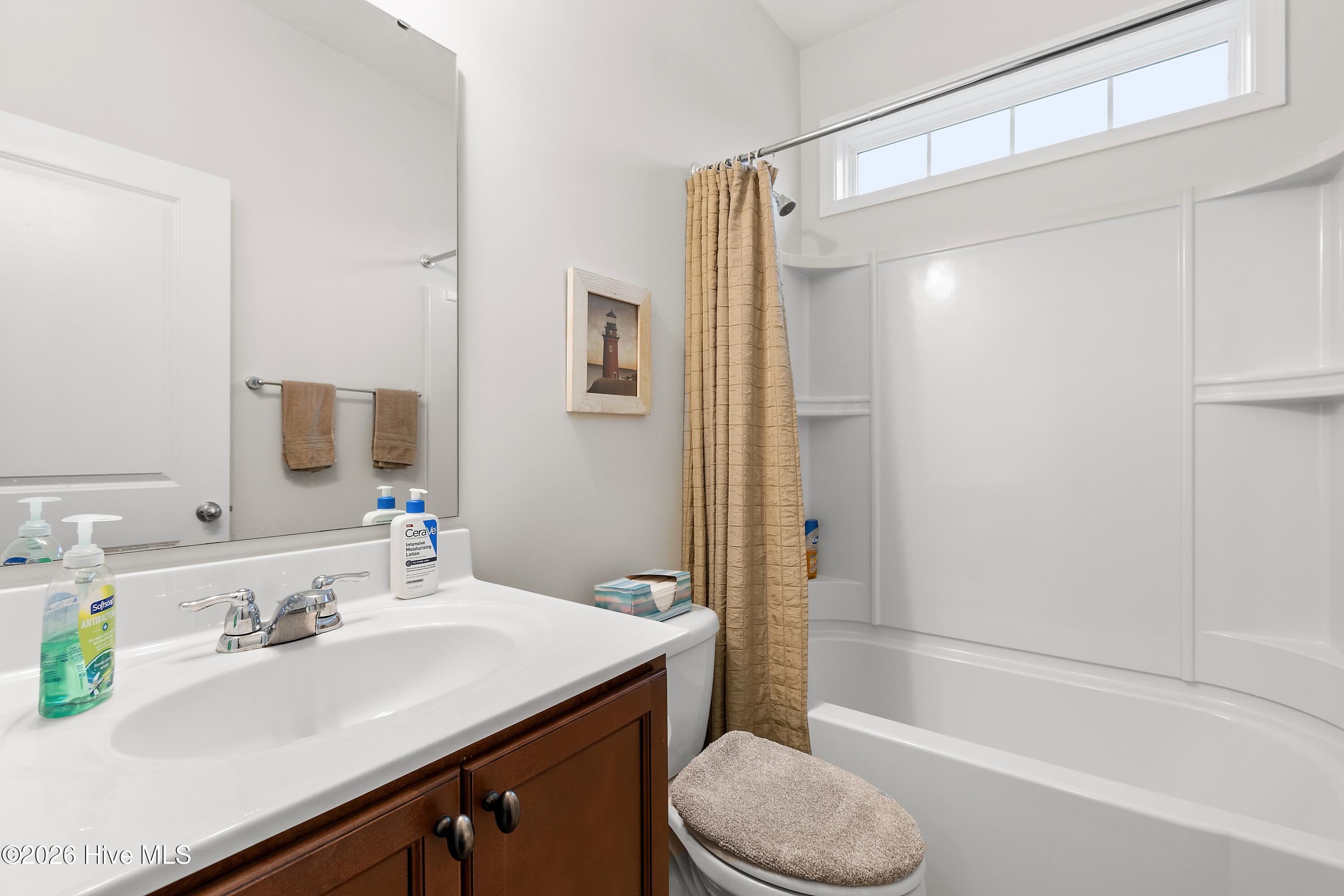 100553294 | Photo 25