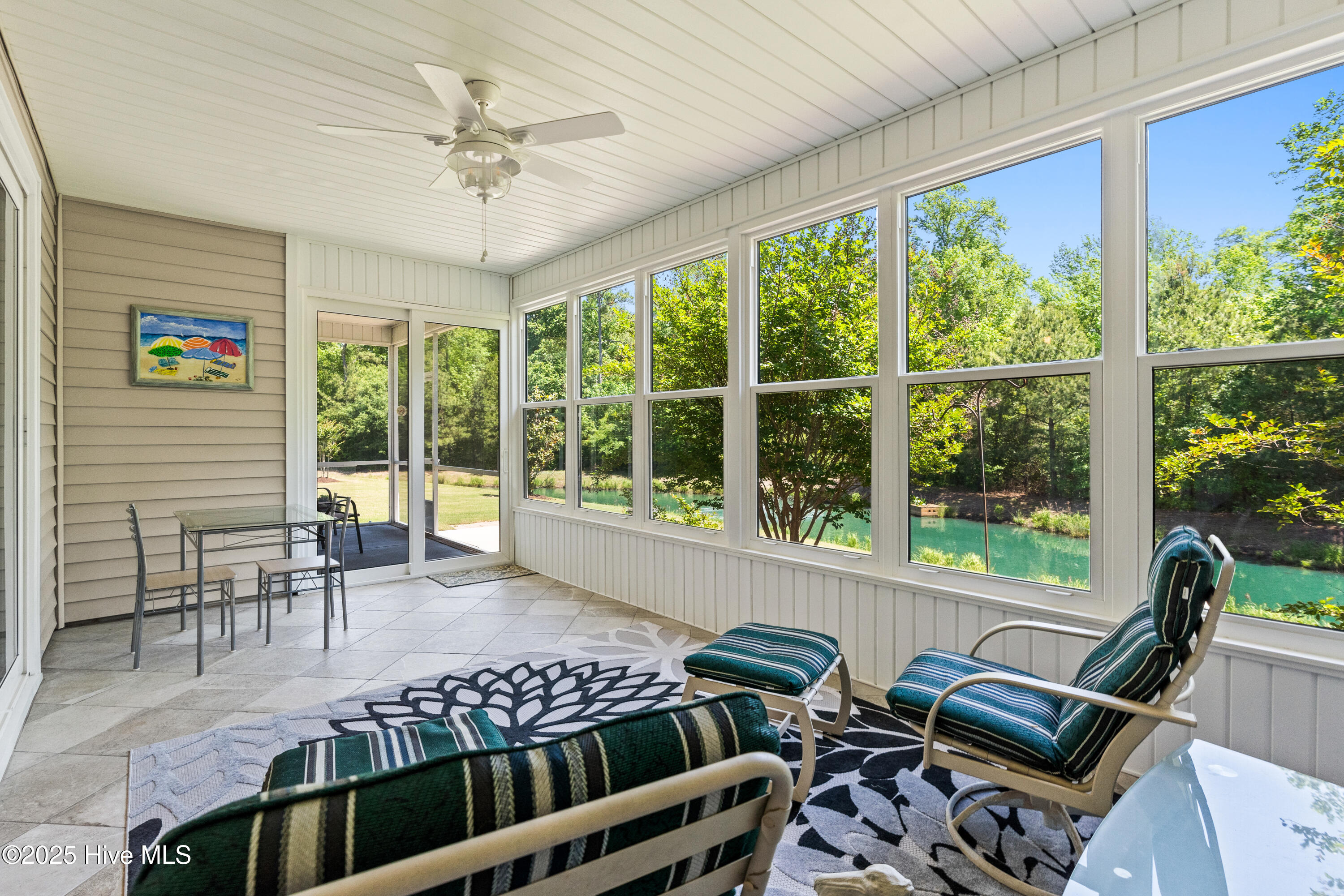 100504300 | Photo 32