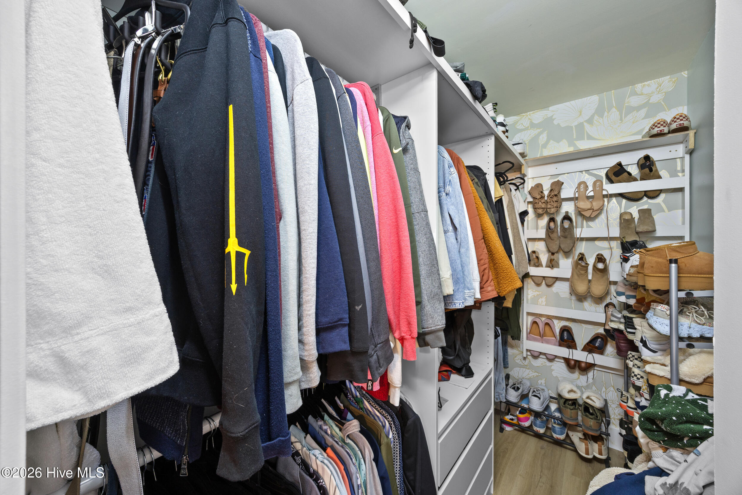 100558579 | Photo 28