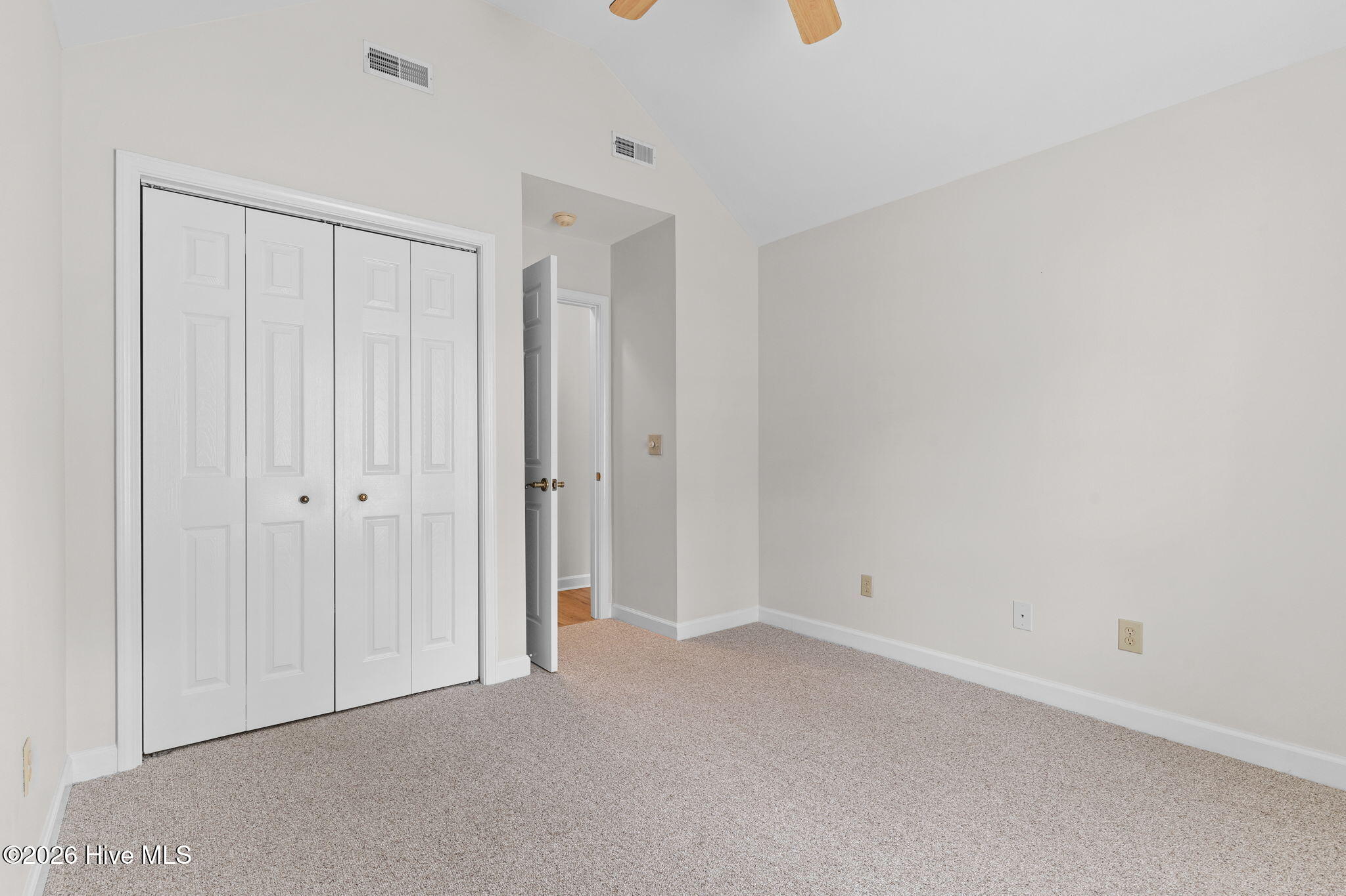 100549581 | Photo 38