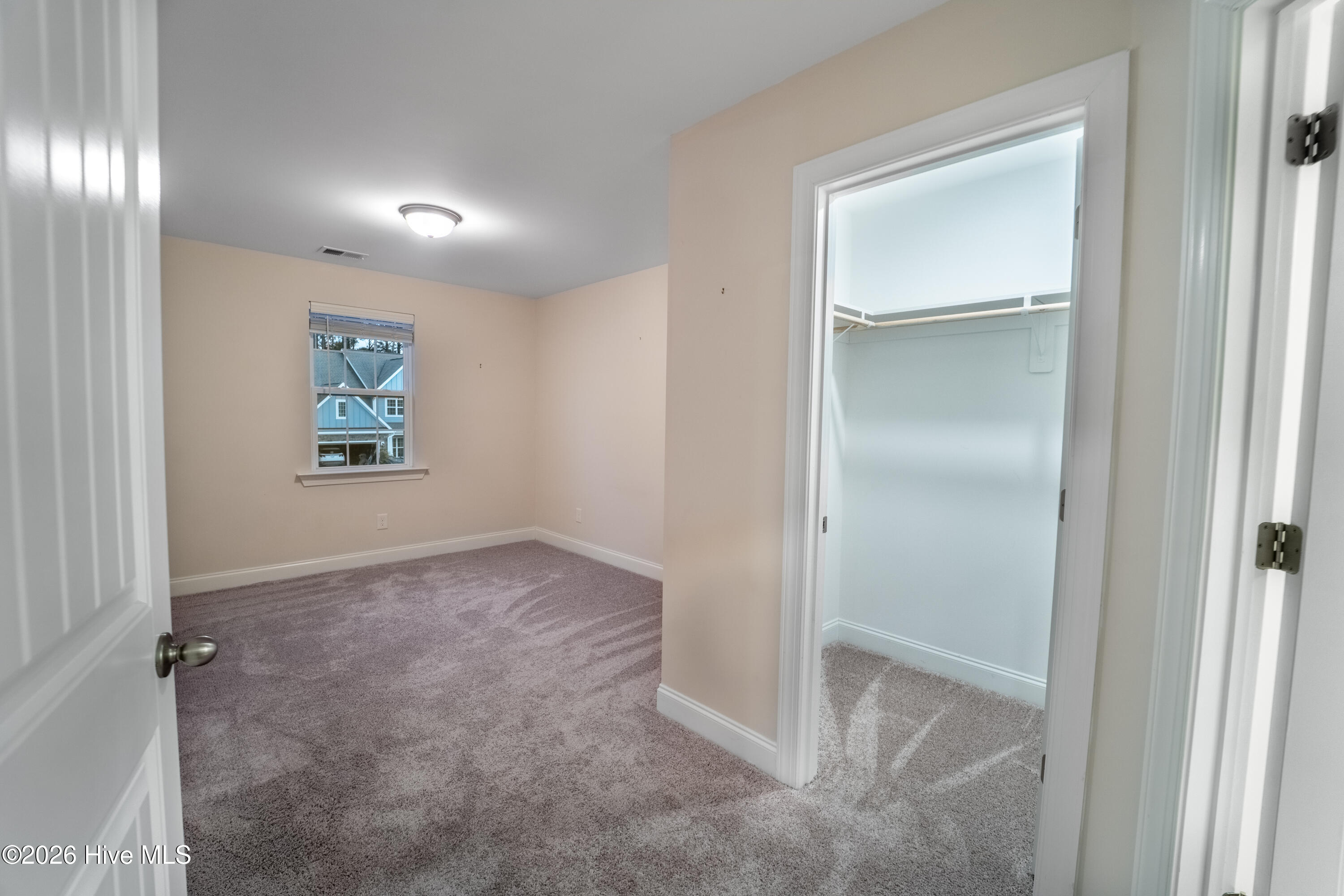 100553861 | Photo 22