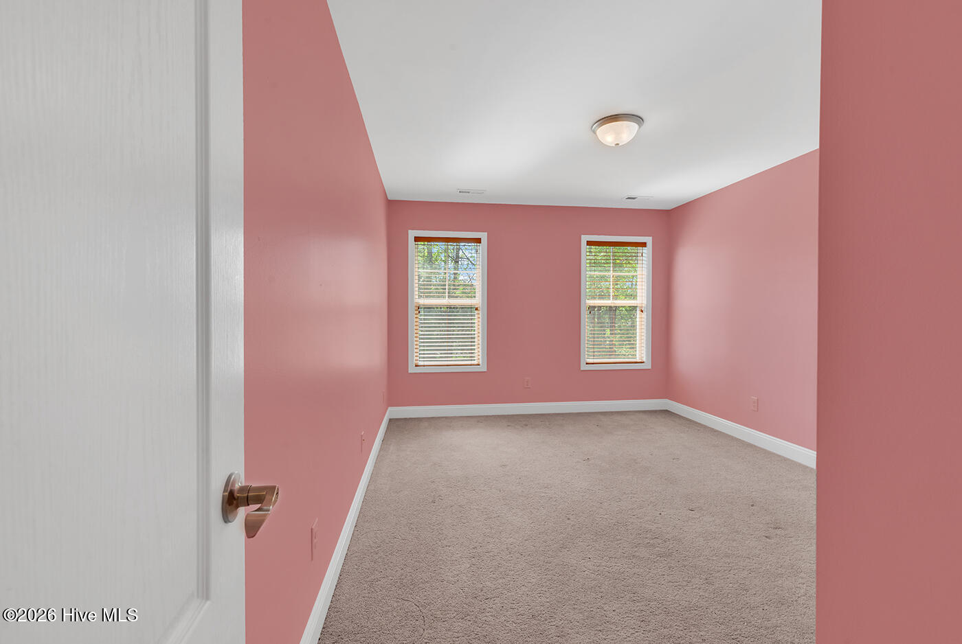 100566438 | Photo 33