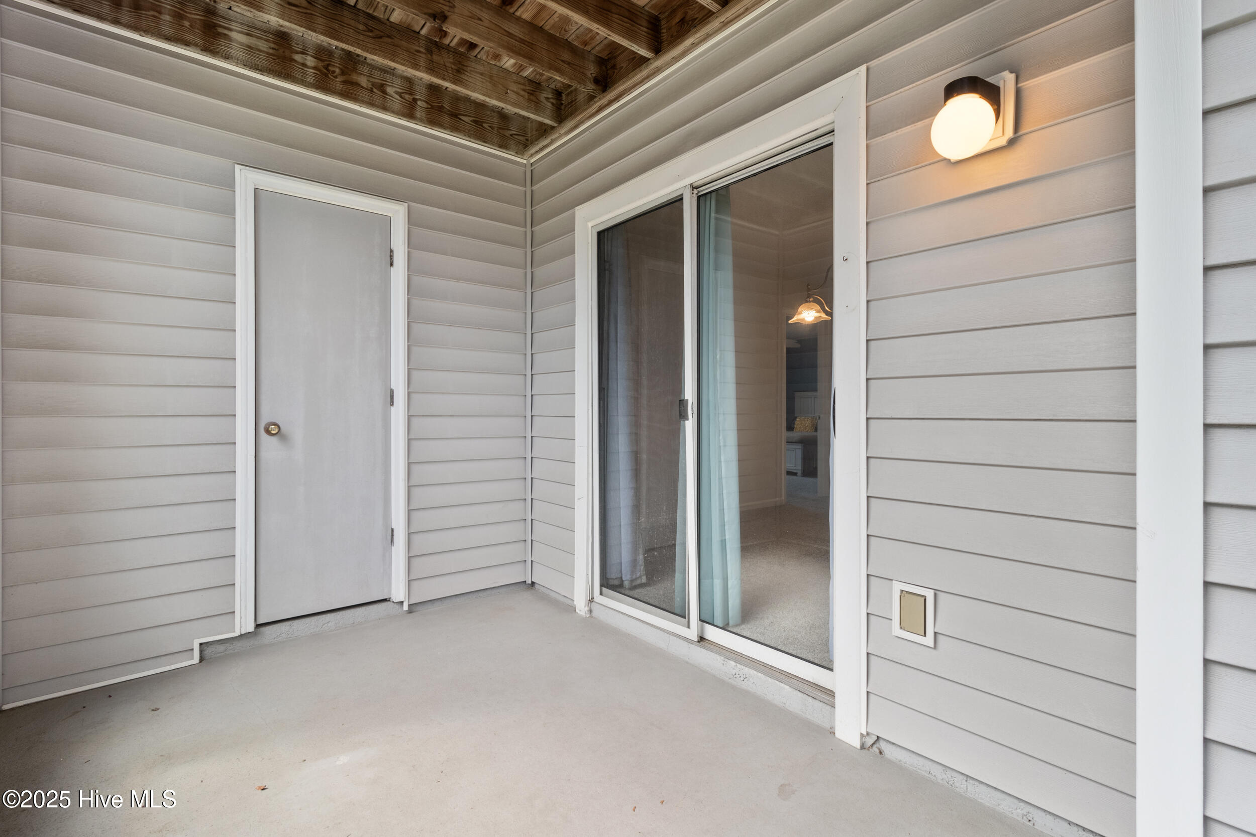 100528795 | Photo 29