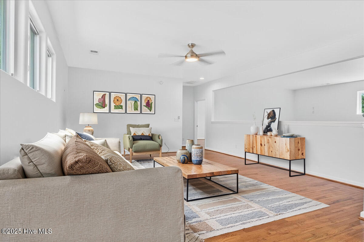 100523832 | Photo 65