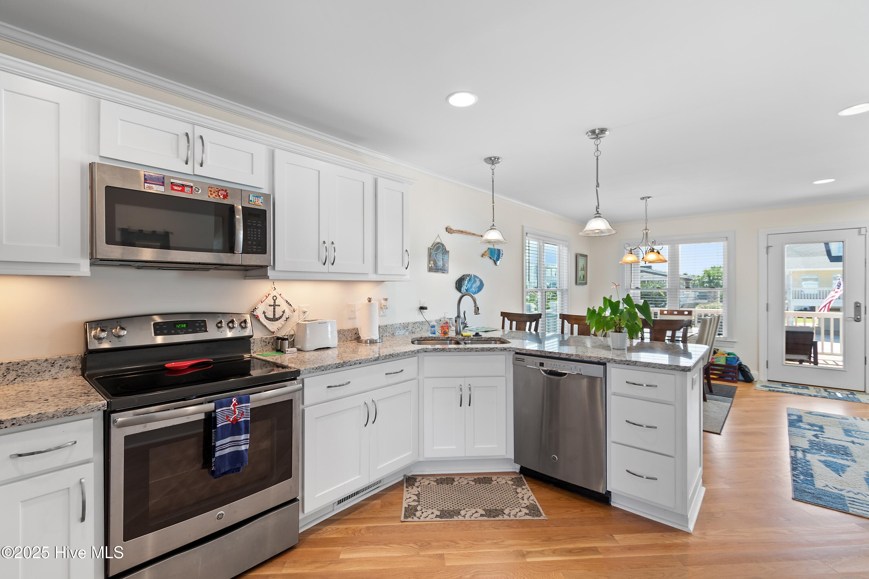 100534441 | Photo 16