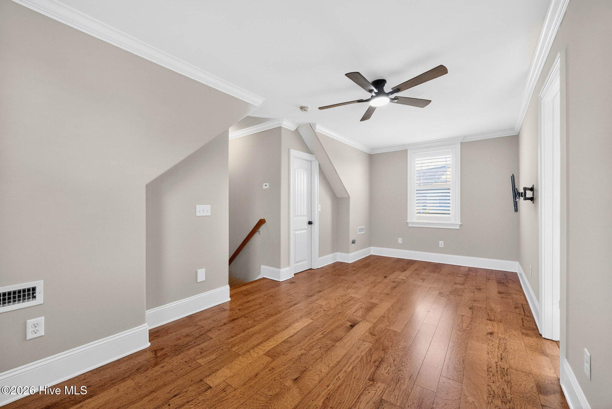 100567612 | Photo 52