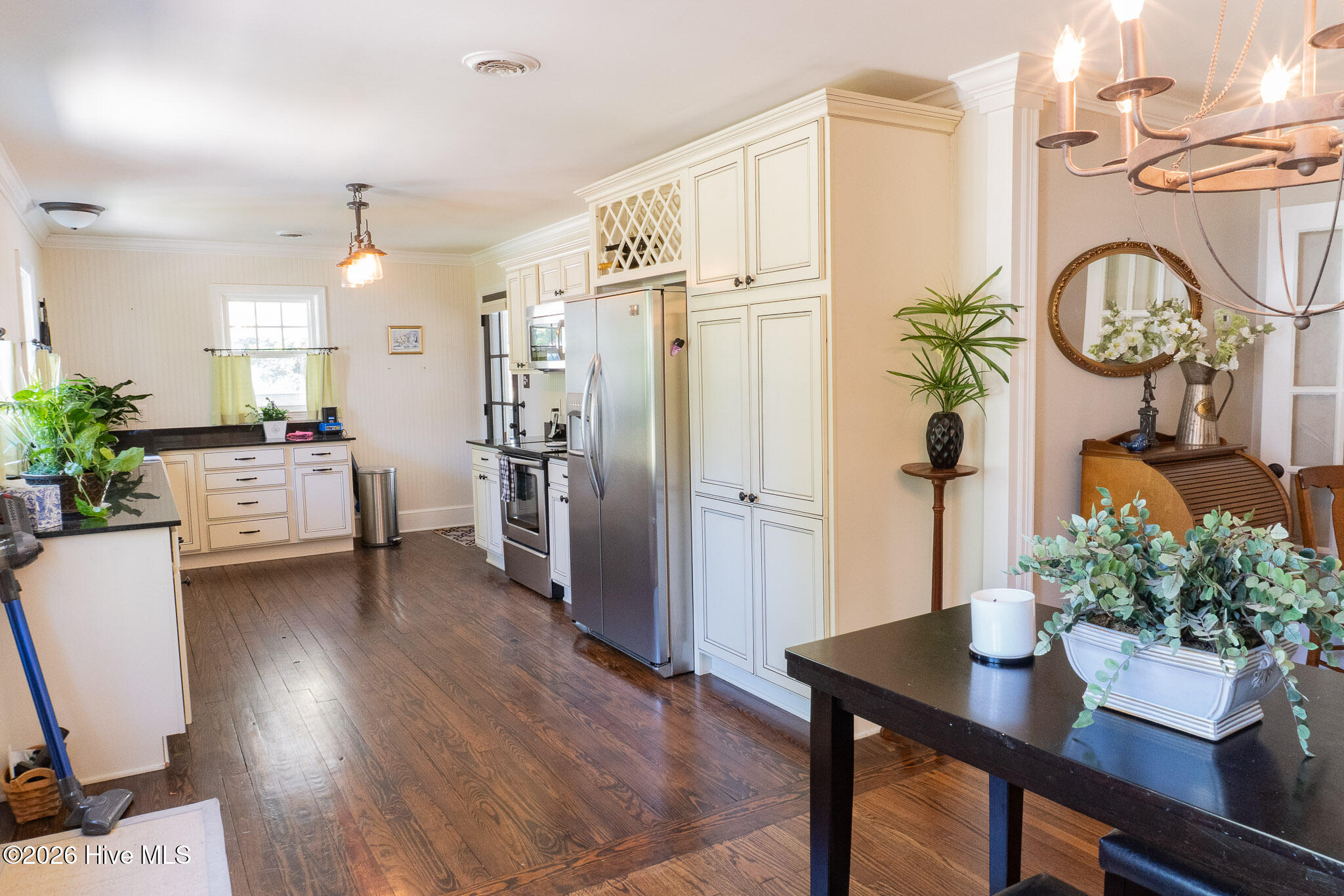 100567378 | Photo 26