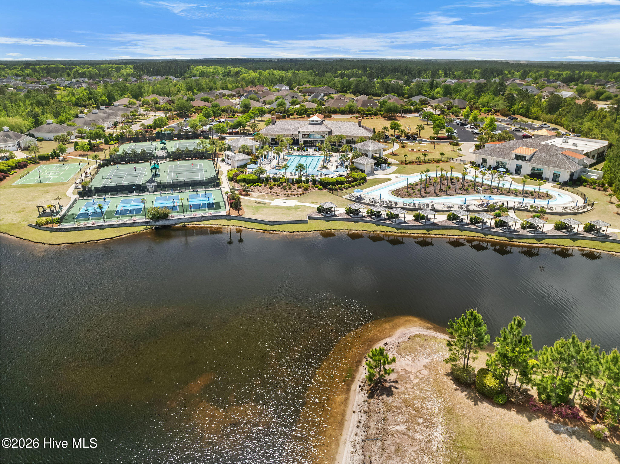 100565690 | Photo 111