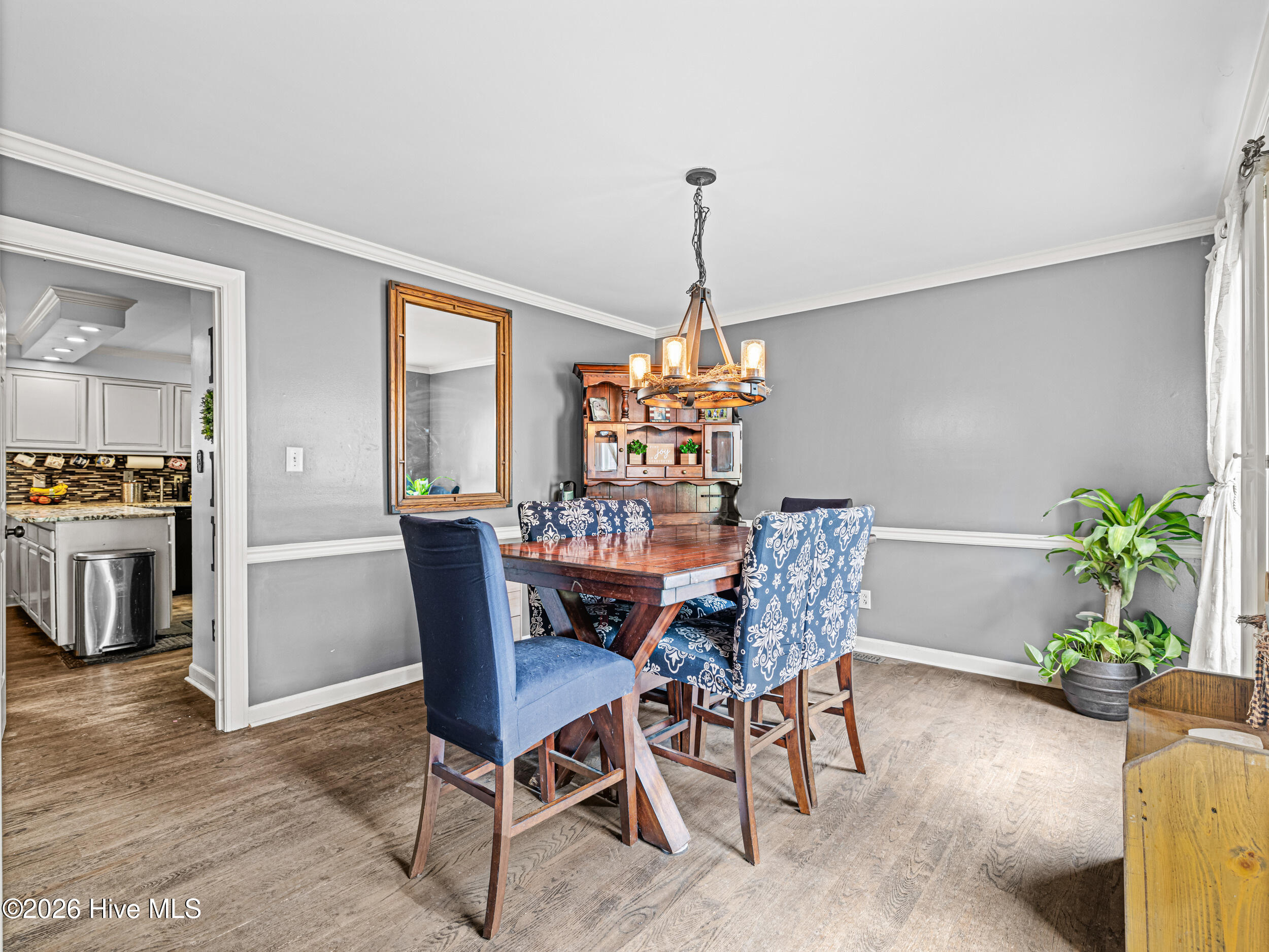 100570486 | Photo 14