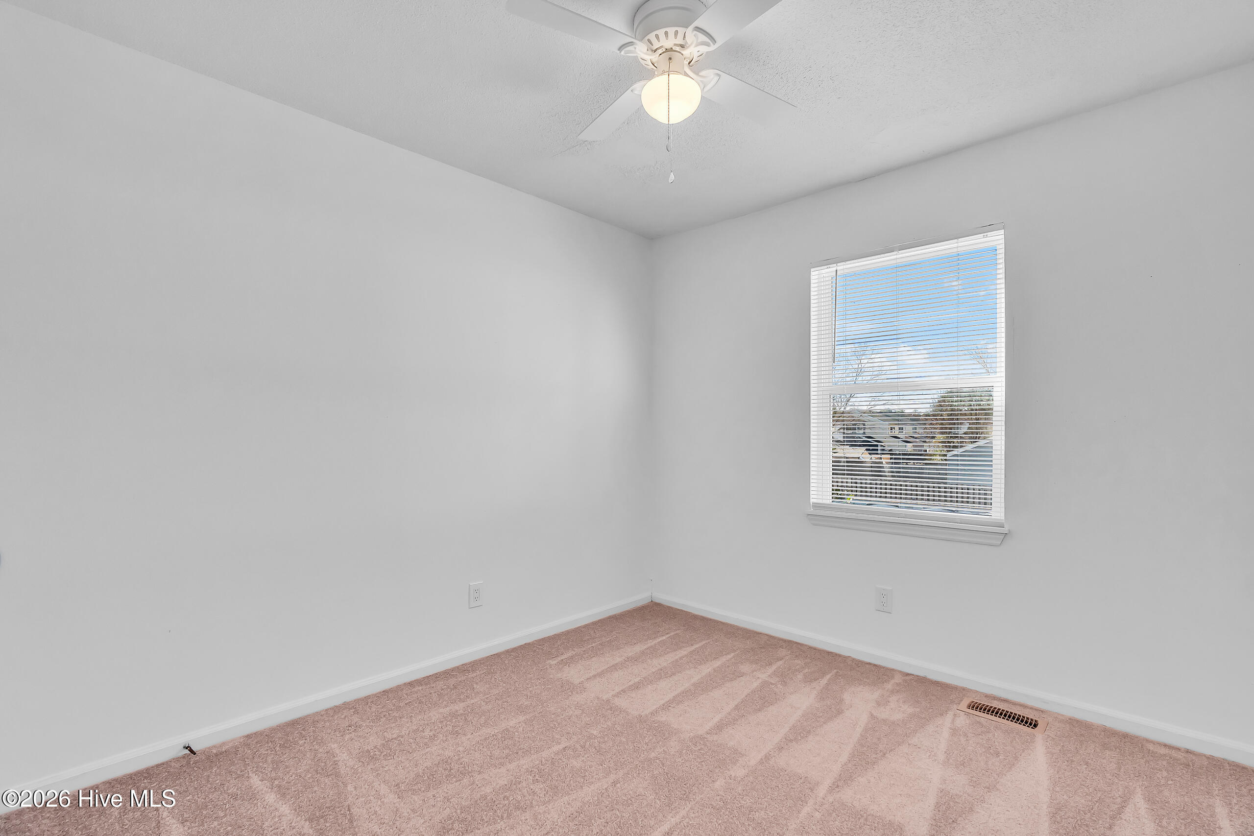 100549952 | Photo 13