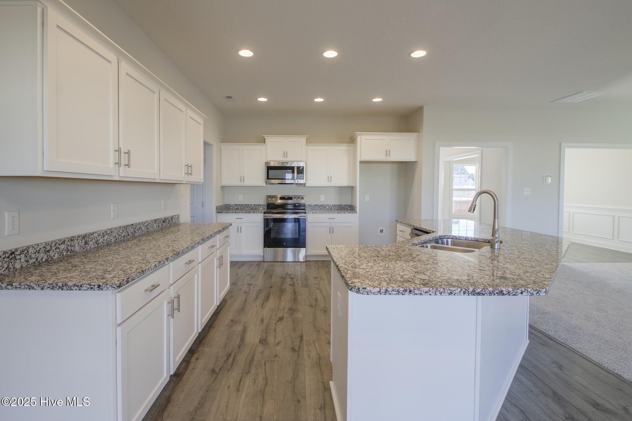 100488921 | Photo 10